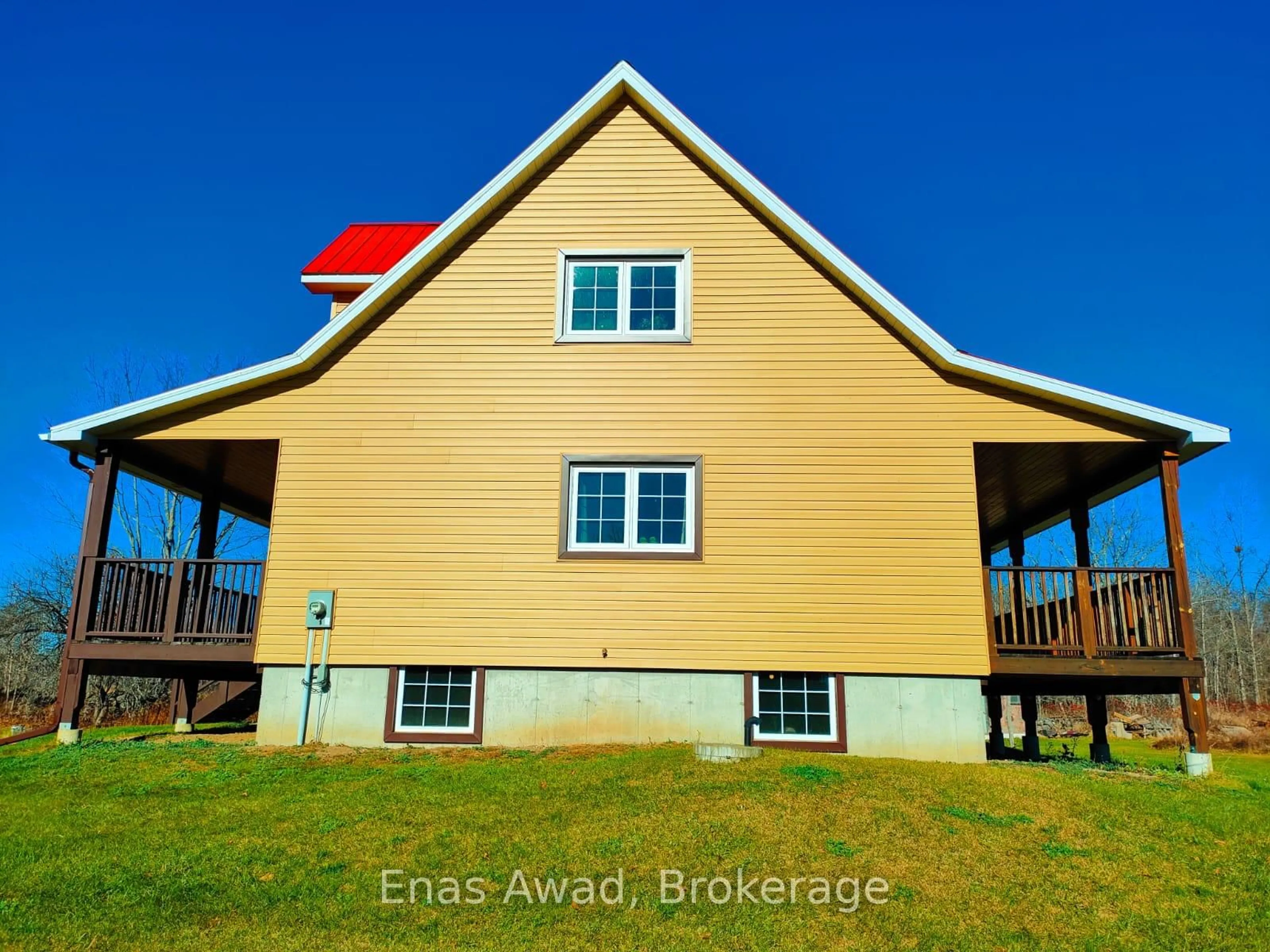 A pic from outside/outdoor area/front of a property/back of a property/a pic from drone, building for 195 Prest Rd, Limoges Ontario K0K 2M0