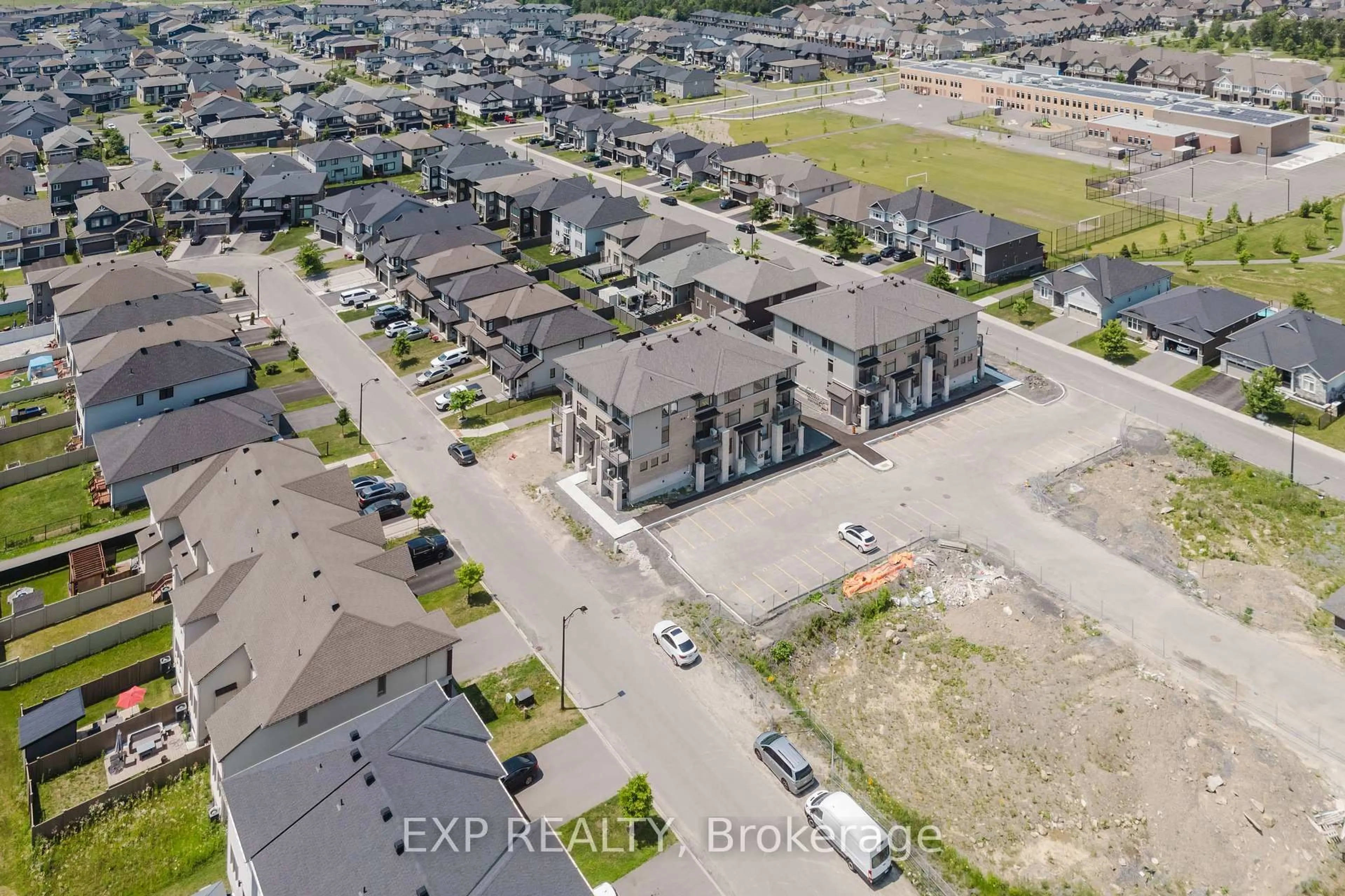 A pic from outside/outdoor area/front of a property/back of a property/a pic from drone, street for 603 Silhouette Private, Ottawa Ontario K2J 4S3