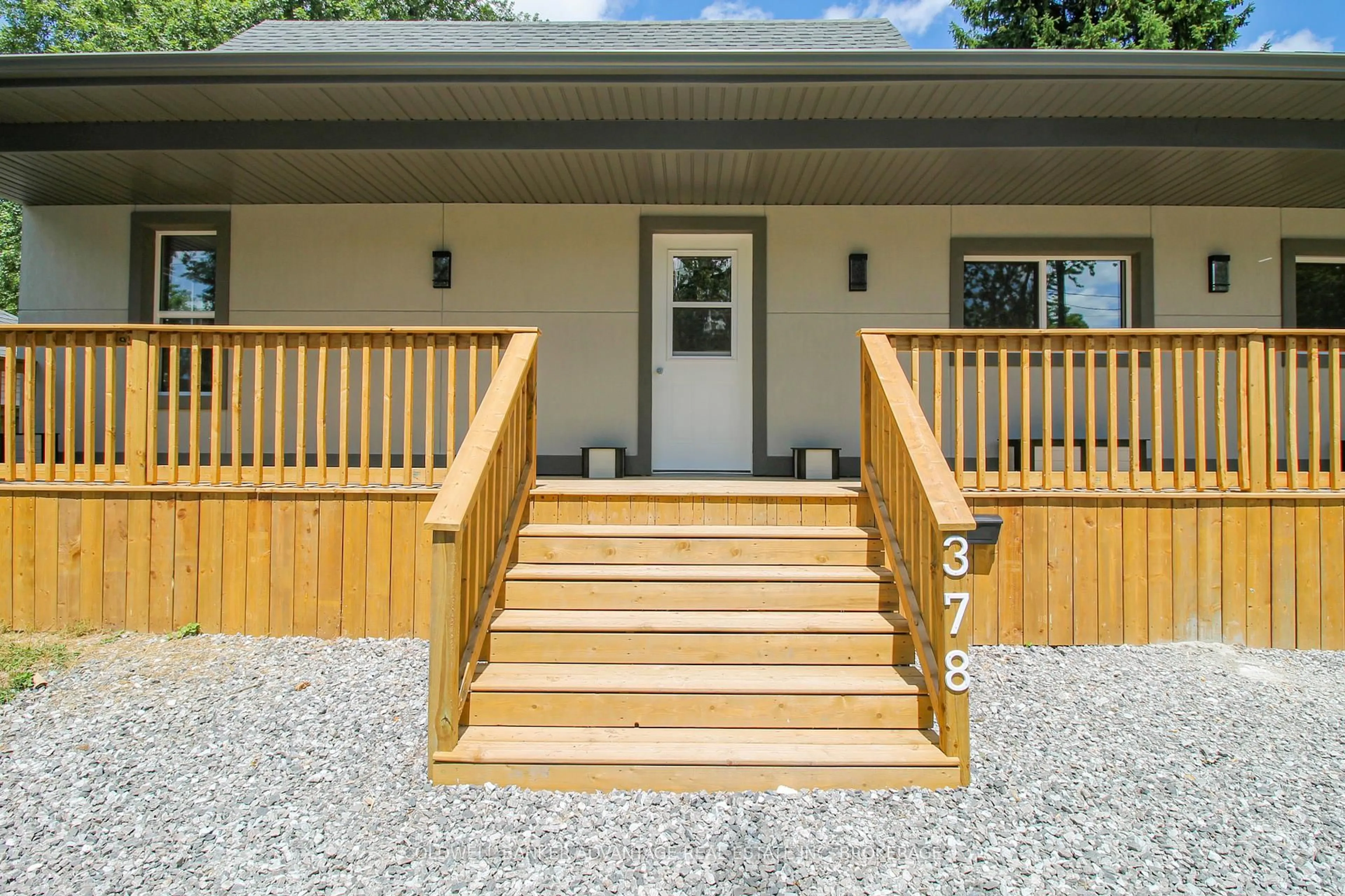 Unknown for 378 Thorold Rd, Welland Ontario L3C 3W6