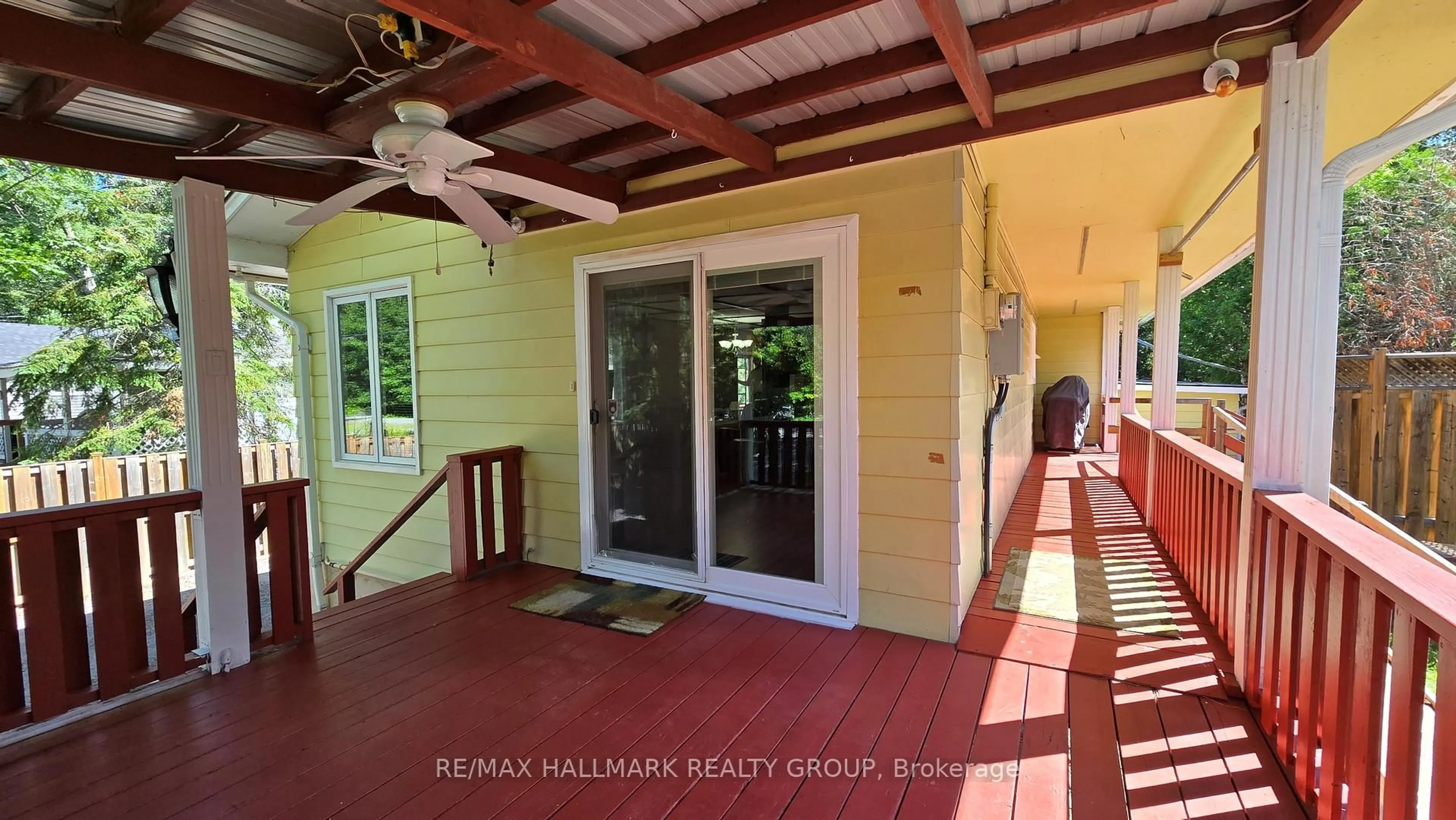 Indoor entryway for 266 Baldwin St, Ottawa Ontario K0A 3M0