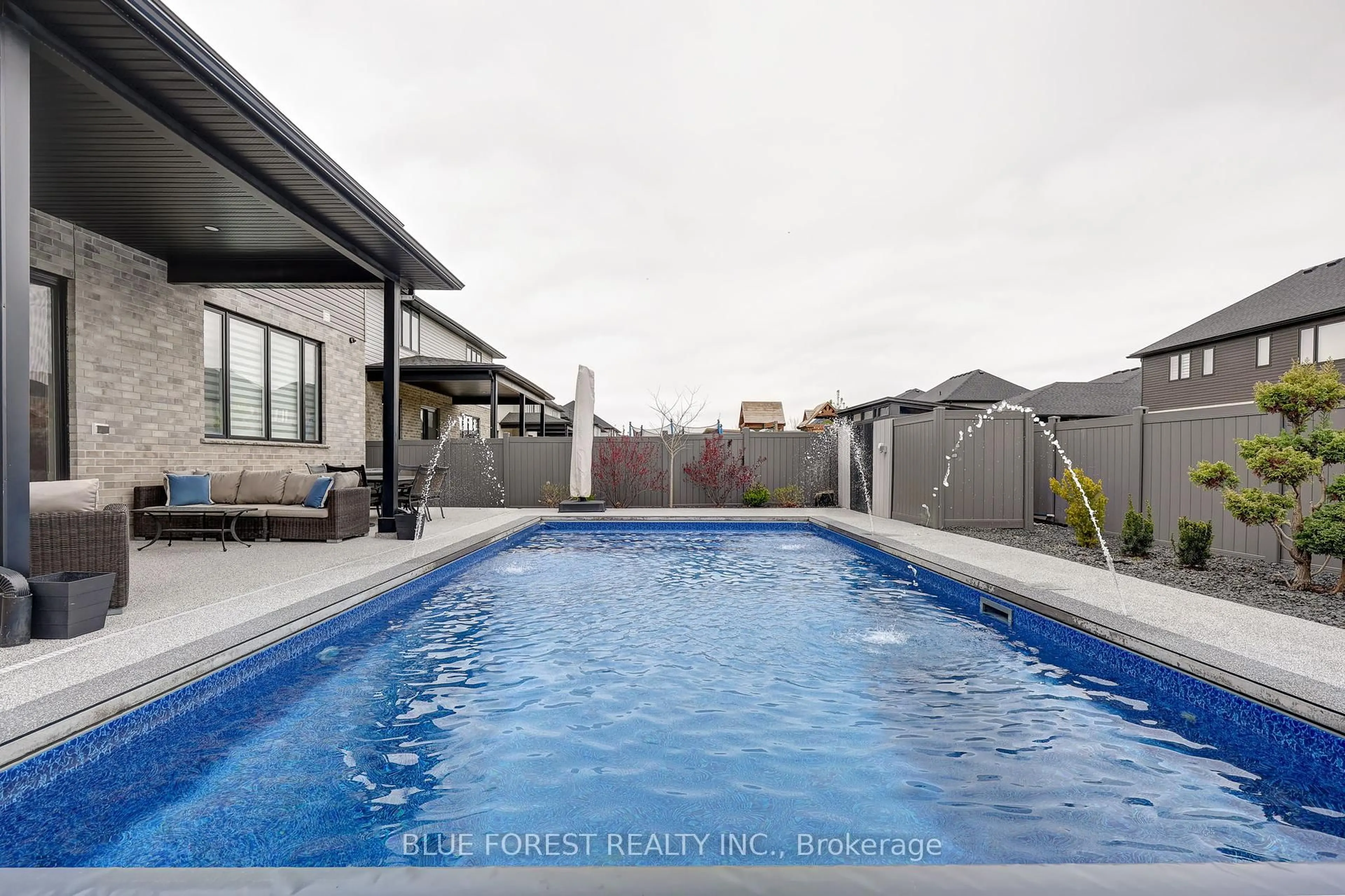 Pool for 6328 Brash Dr, London South Ontario N6P 0H2