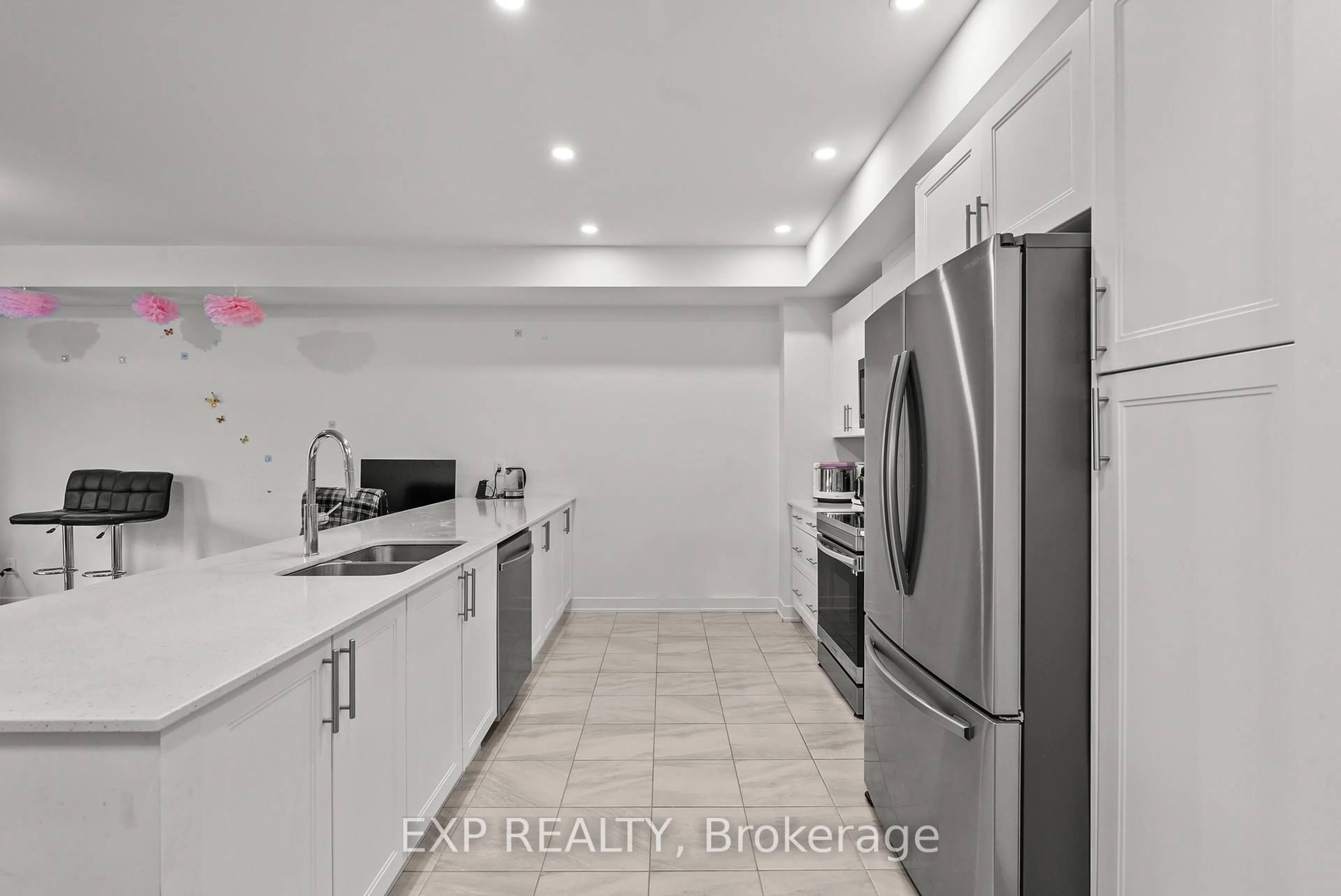 Unknown for 870 Anciano Cres, Stittsville Ontario K2S 2R8