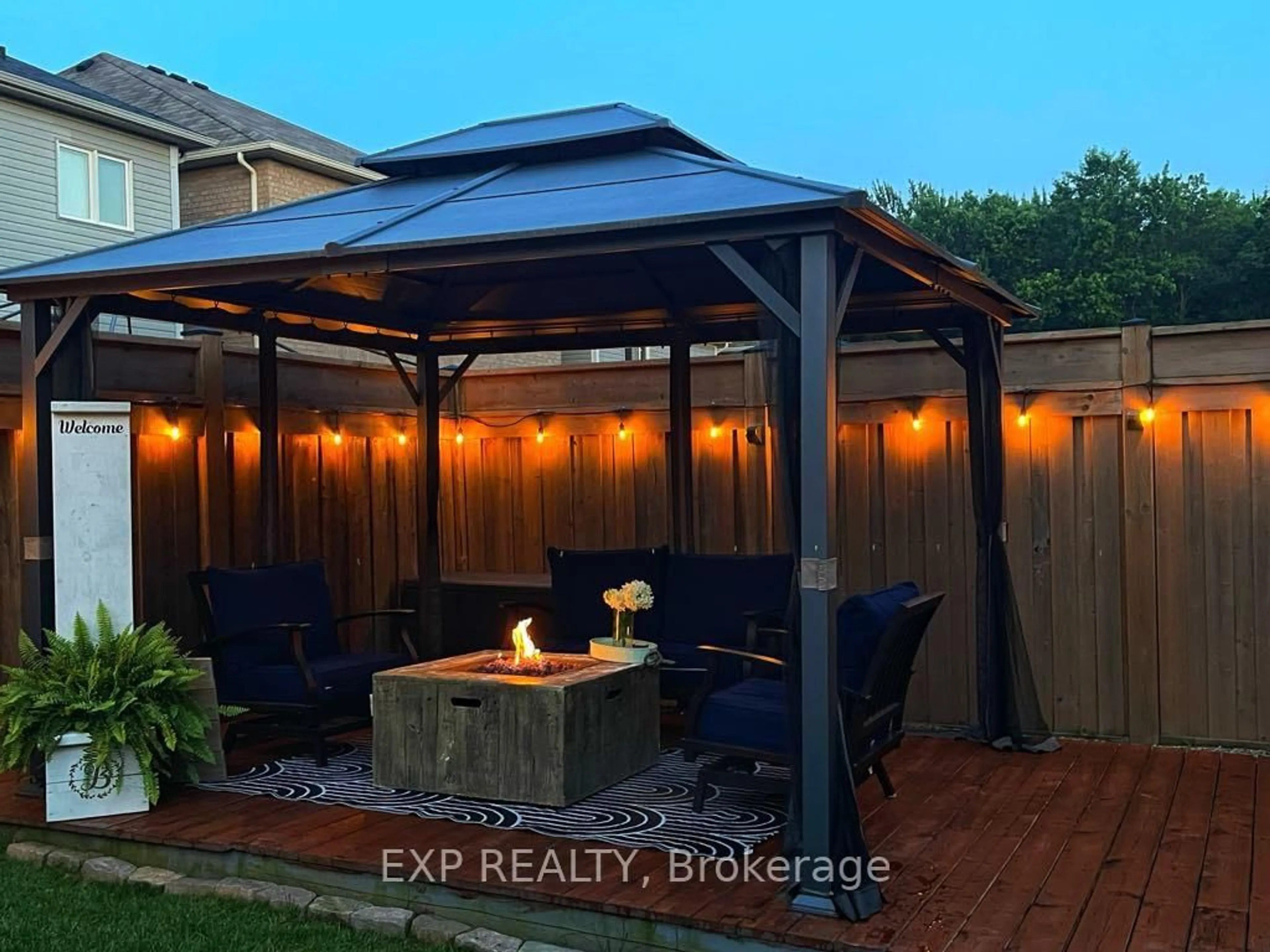 Patio, street for 7850 Butternut Blvd, Niagara Falls Ontario L2H 0N3