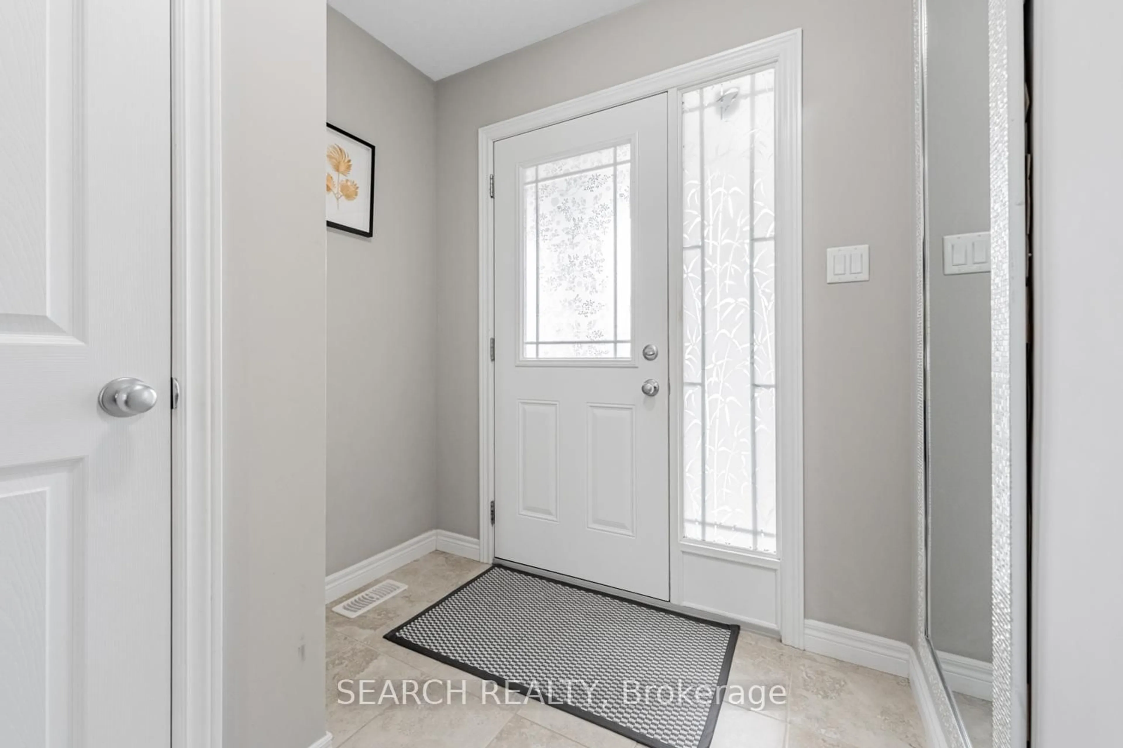 Indoor entryway for 111 John Brabson Cres, Guelph Ontario N1G 0G5