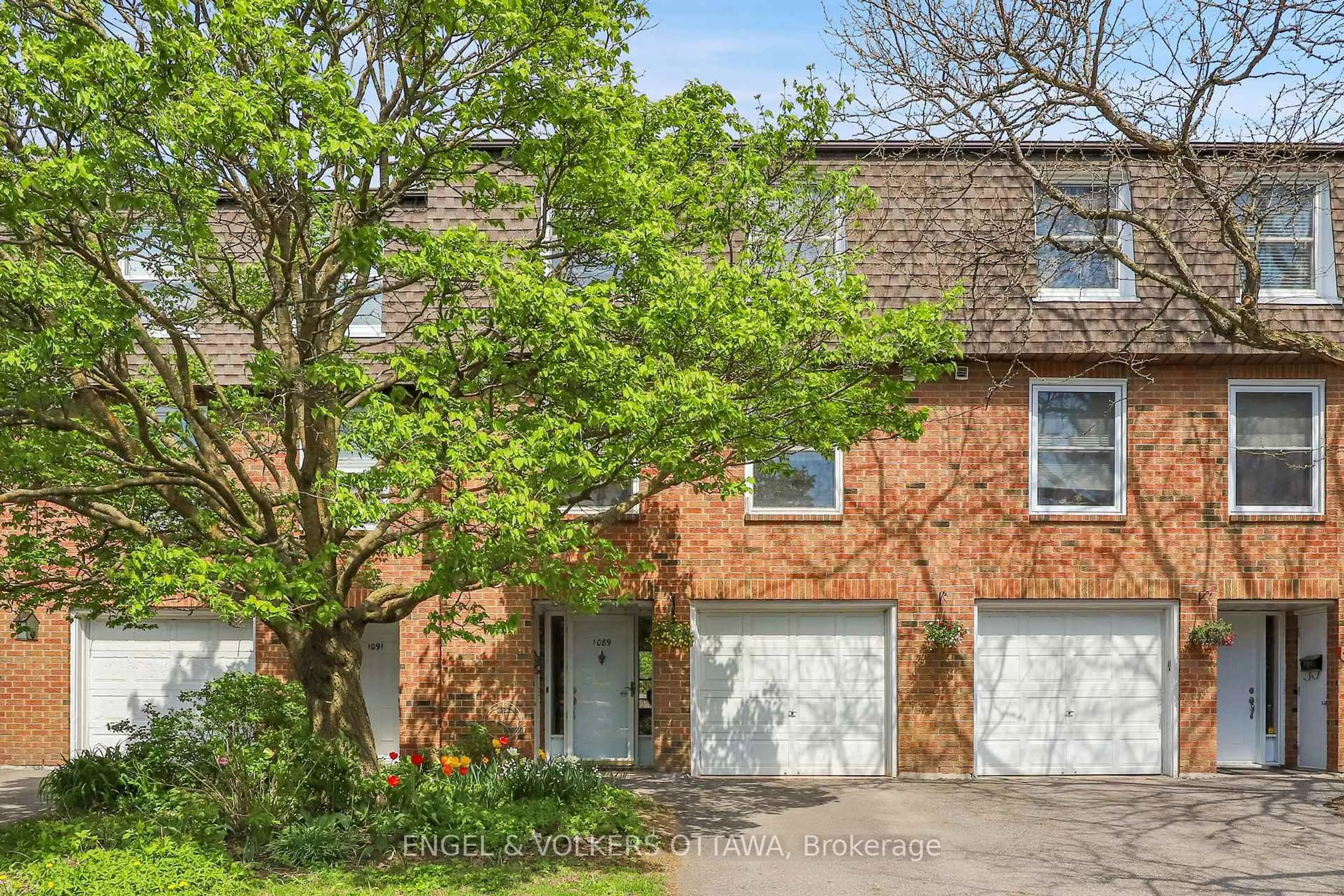 Home with brick exterior material, street for 1089 Borden Side Rd, Ottawa Ontario K2C 3P3