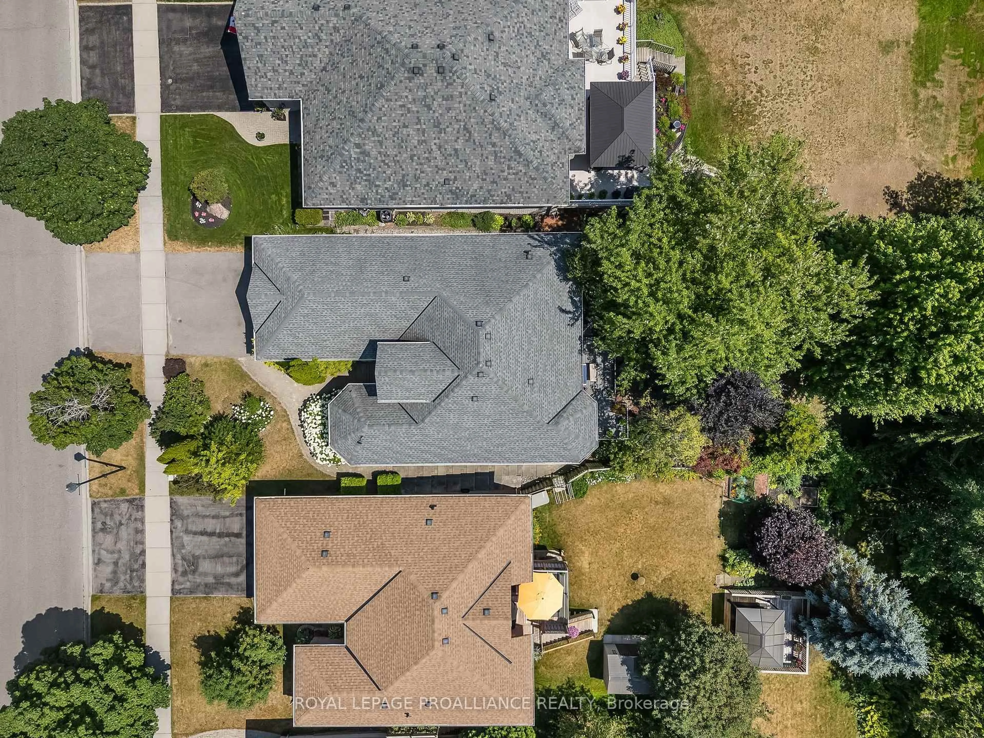 A pic from outside/outdoor area/front of a property/back of a property/a pic from drone, street for 273 Parkview Hills Dr, Cobourg Ontario K9A 5S3