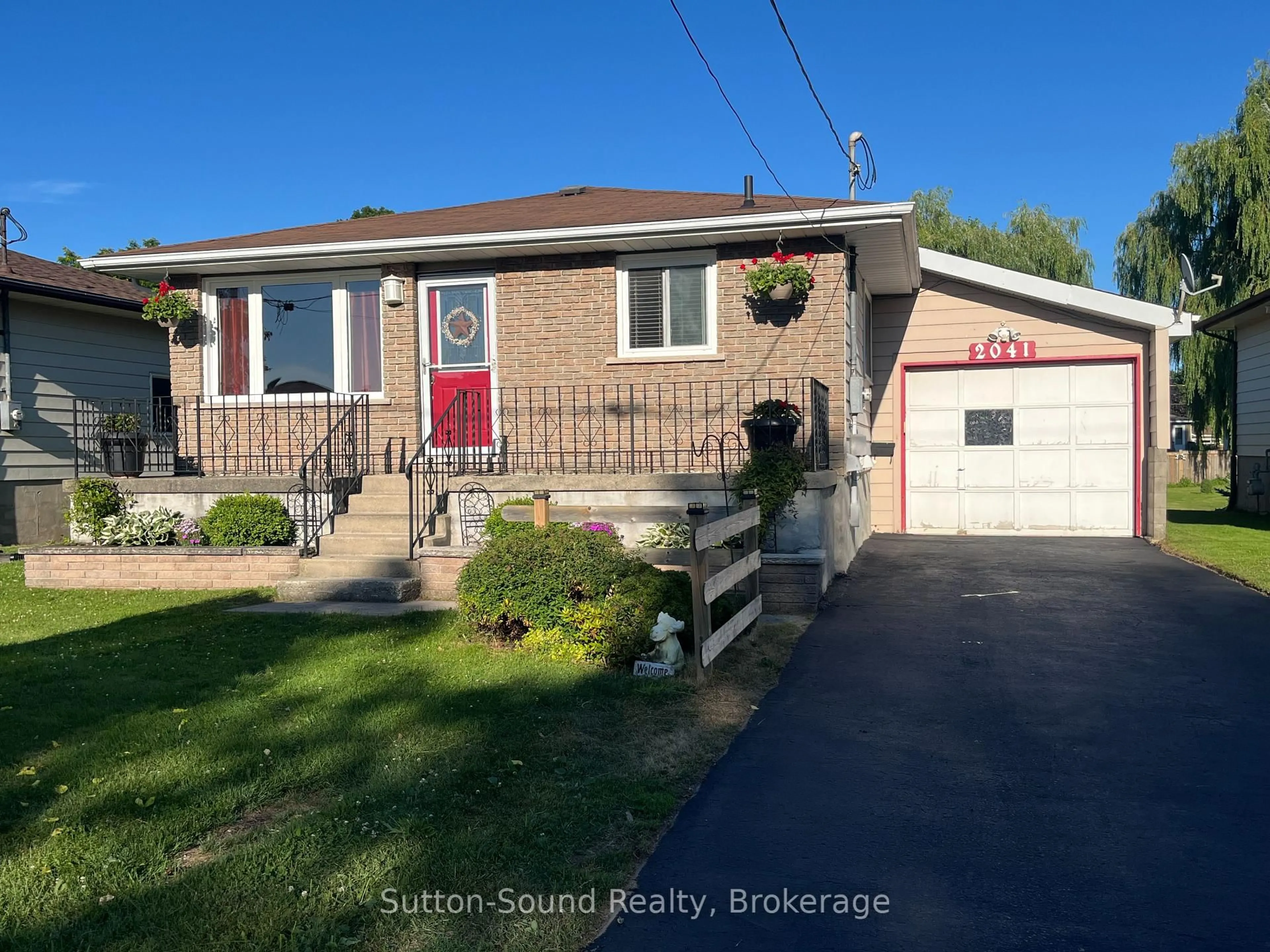 Unknown for 2041 8th Ave, Owen Sound Ontario N4K 3C5