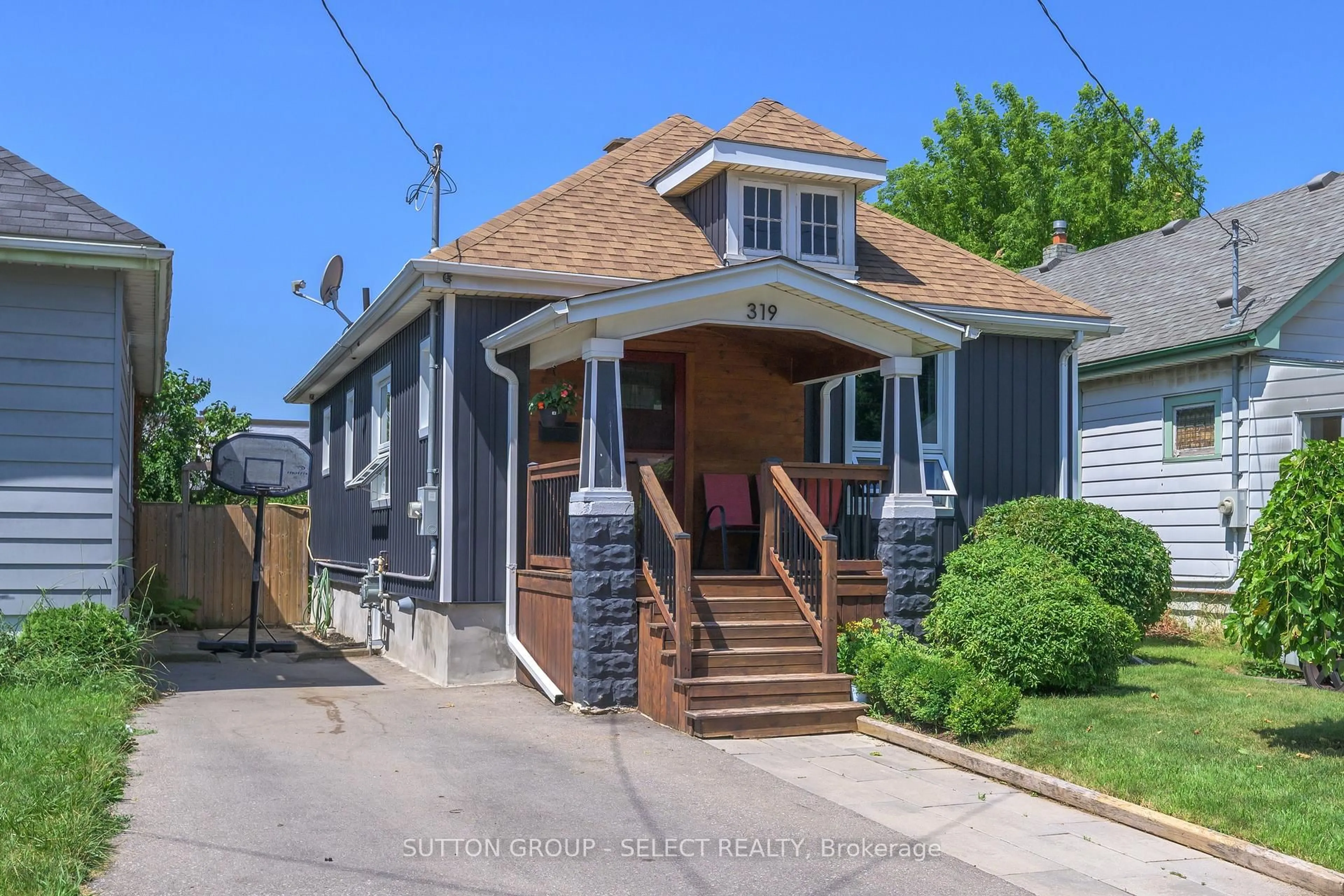 Unknown for 319 Eleanor St, London East Ontario N5W 4C2