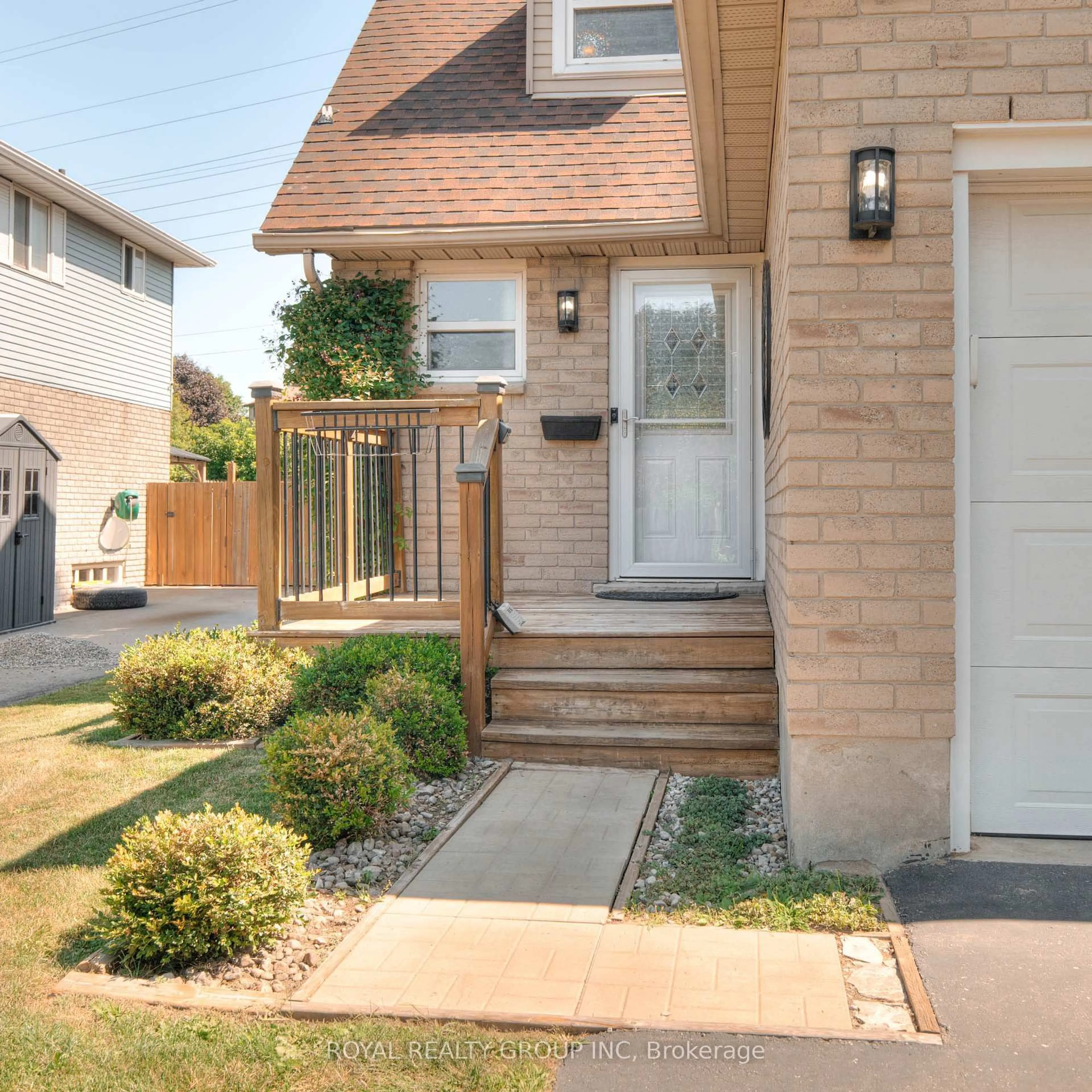 Home with brick exterior material, street for 85 Glenbrook Cres, Cambridge Ontario N1R 7Z2