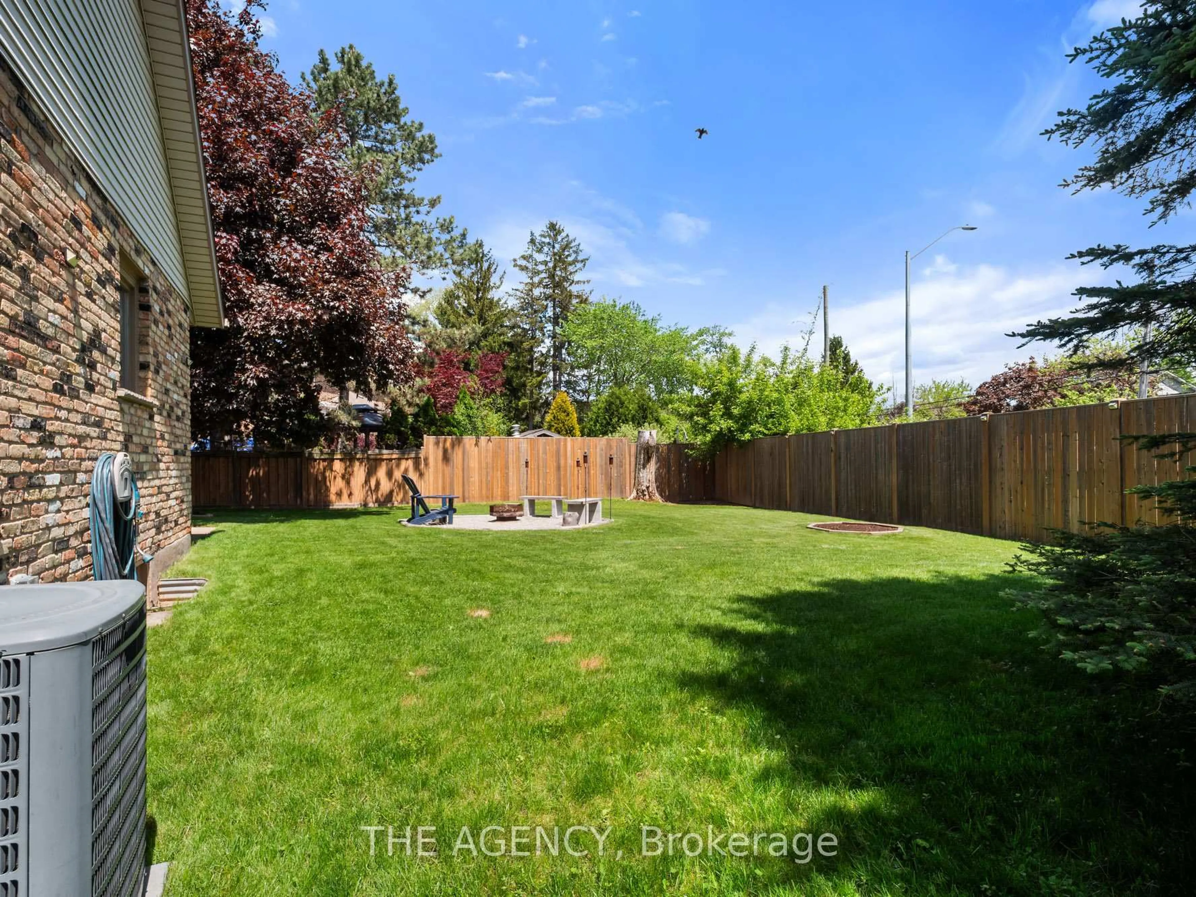 Unknown for 106 Spruceside Cres, Pelham Ontario L0S 1E0