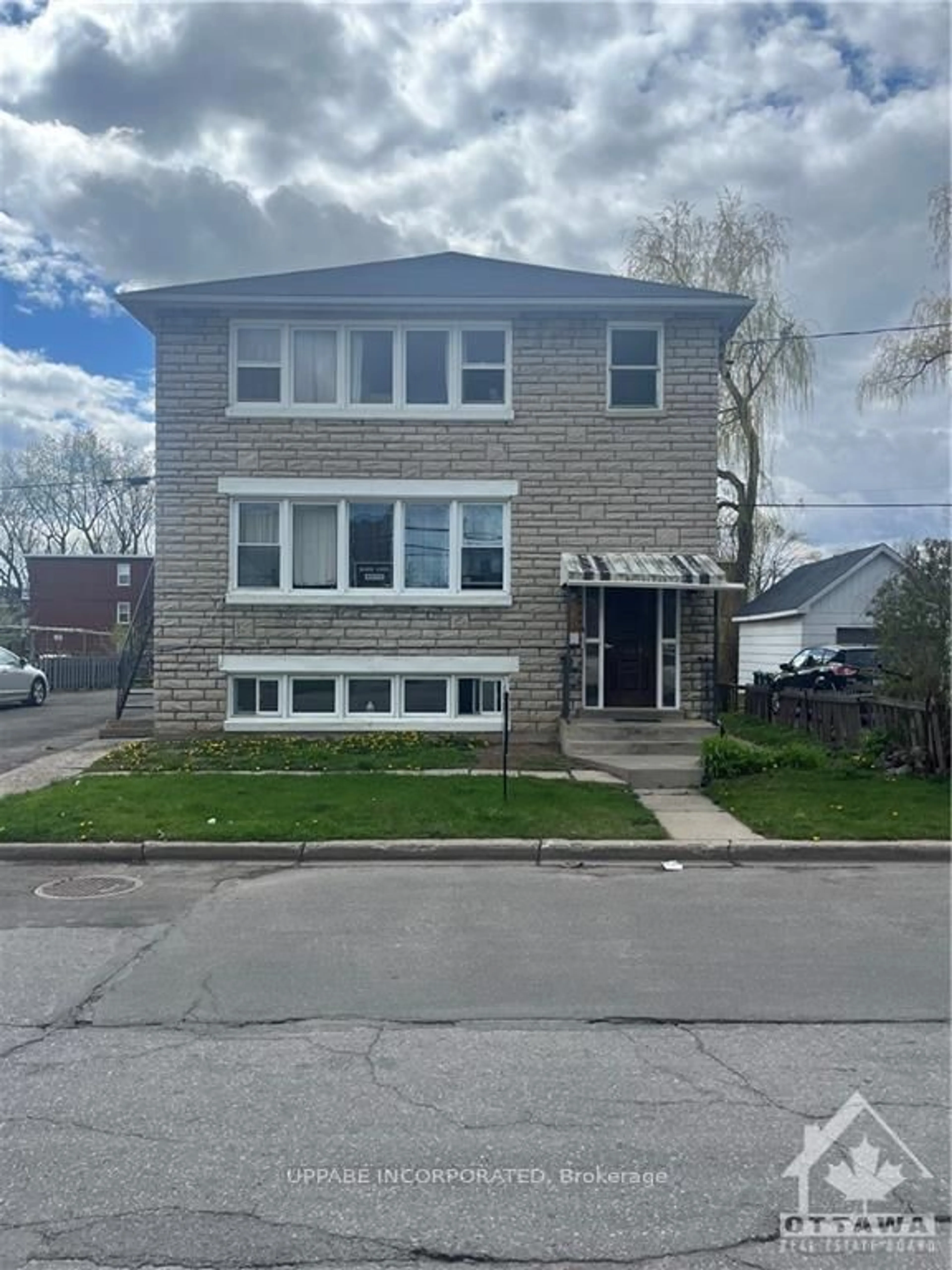 Home with brick exterior material, street for 382 Brant St, Ottawa Ontario K1L 6Y6