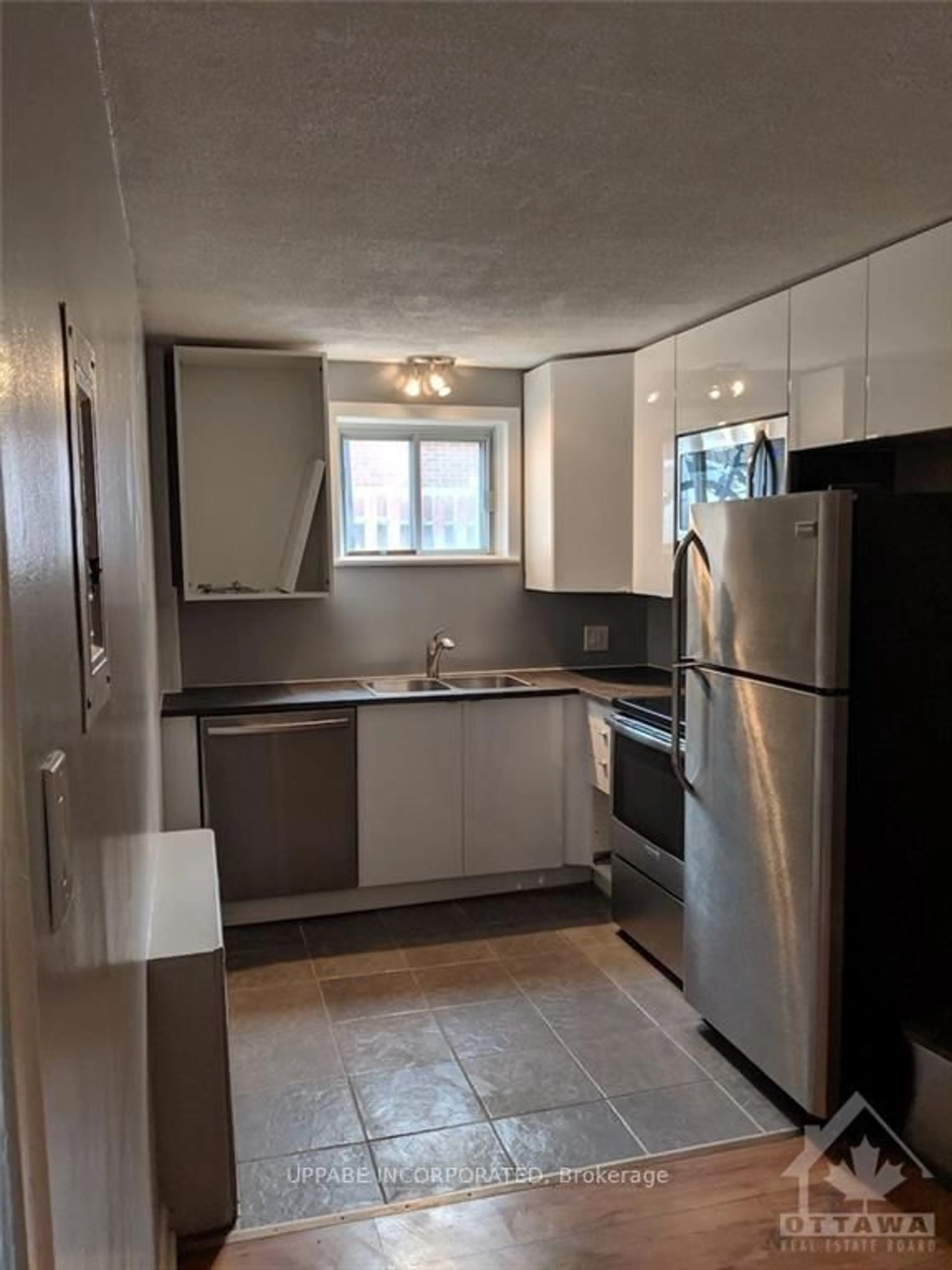 Standard kitchen, unknown for 382 Brant St, Ottawa Ontario K1L 6V6