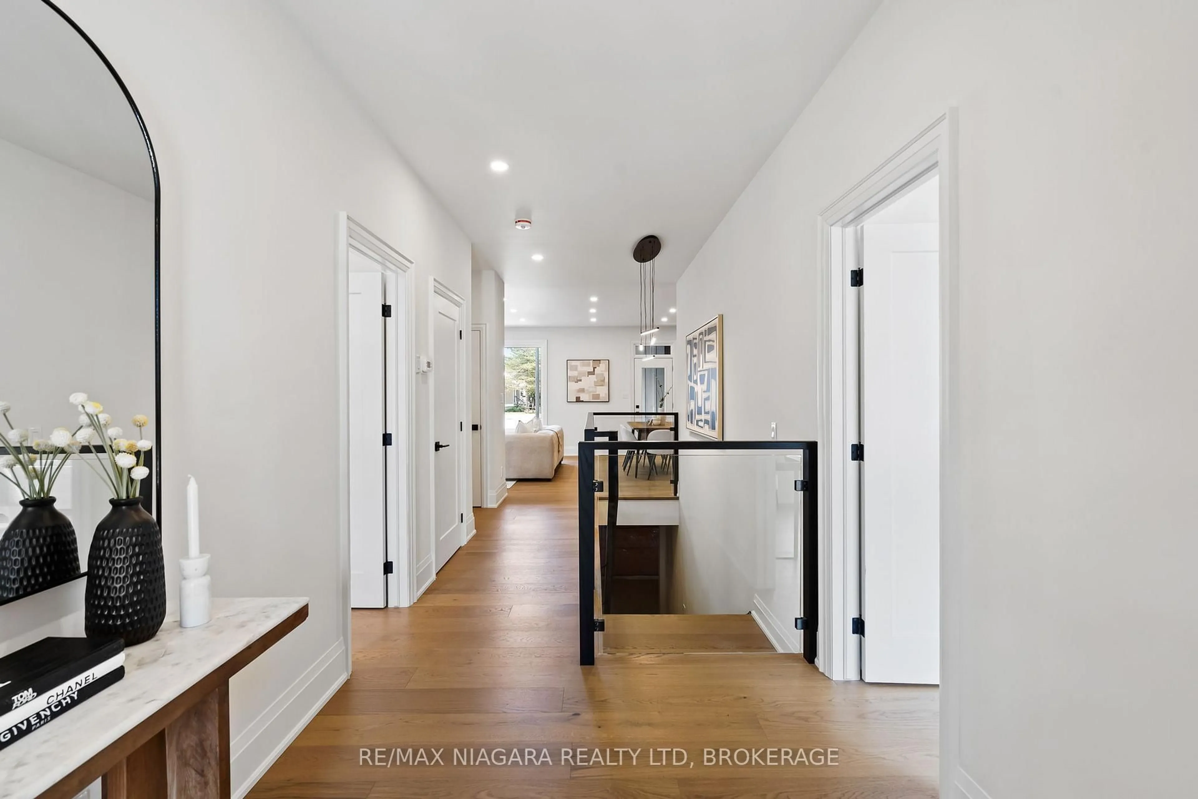 Indoor entryway for 16 Accursi St, Pelham Ontario L0S 1E2