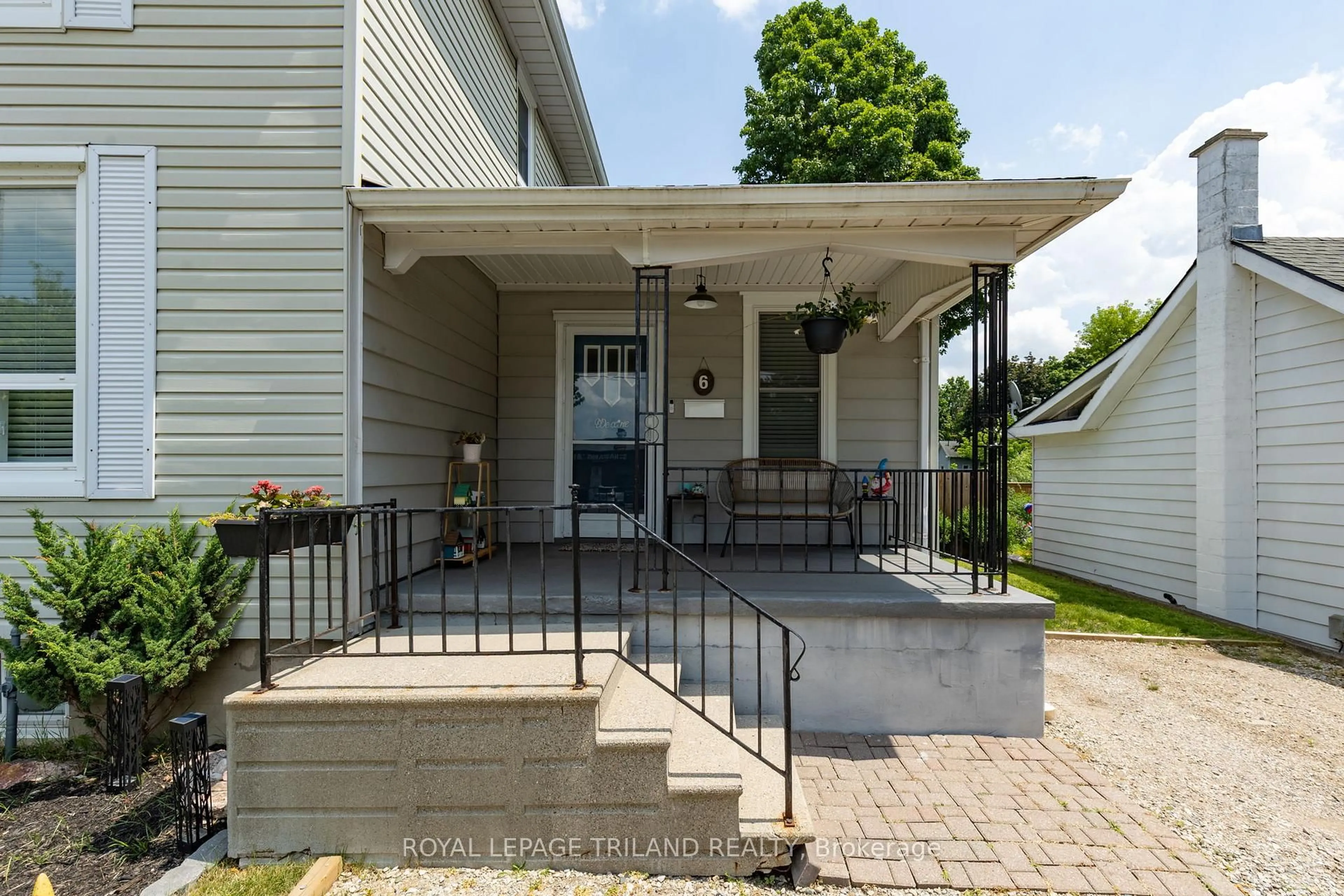 Patio, street for 6 Waterloo St, Woodstock Ontario N4S 2S8
