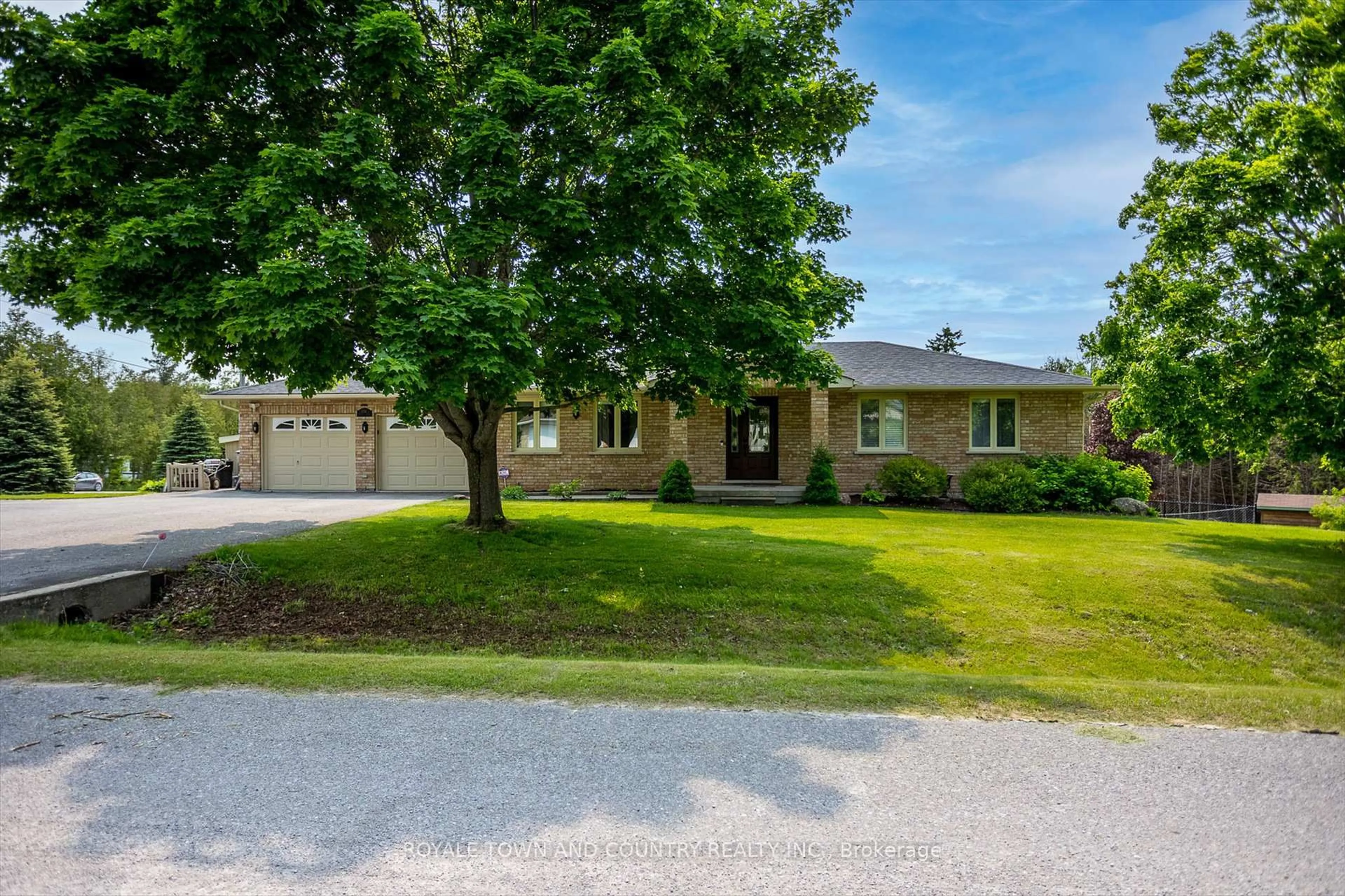 A pic from outside/outdoor area/front of a property/back of a property/a pic from drone, street for 1734 Barton Dr, Selwyn Ontario K0L 2H0