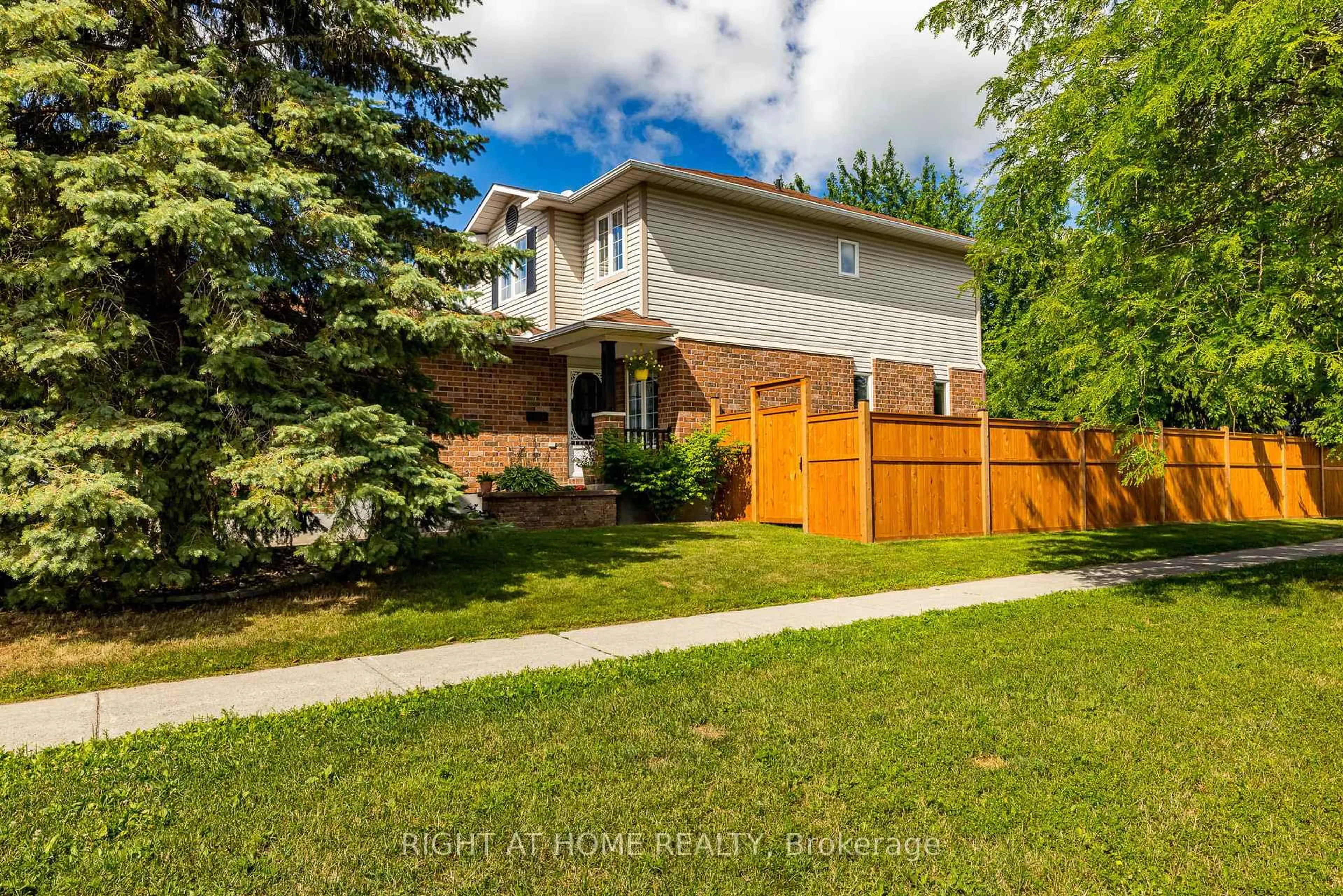 Unknown for 2 Whalings Circ, Stittsville Ontario K2S 1S4
