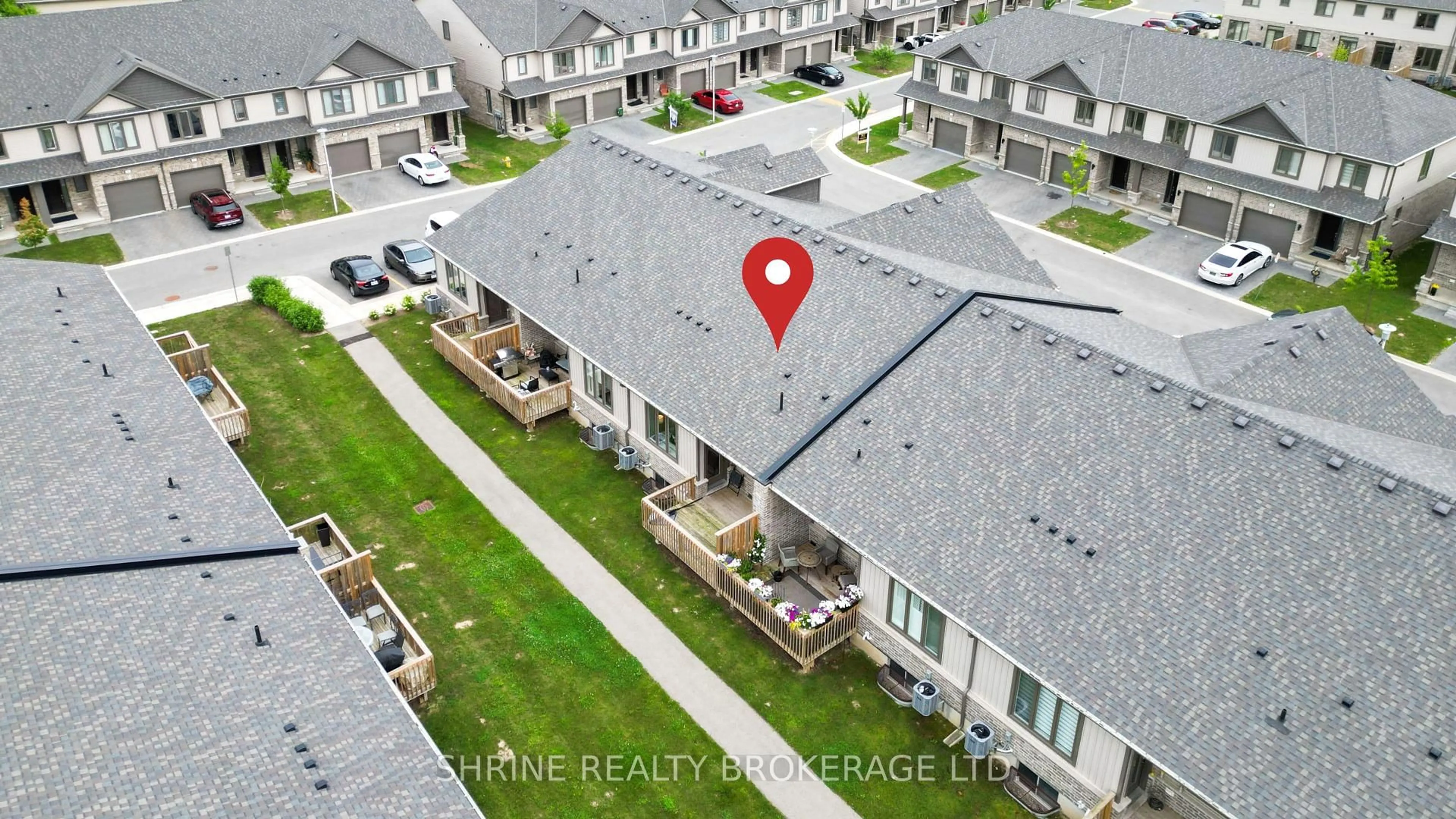A pic from outside/outdoor area/front of a property/back of a property/a pic from drone, street for 745 CHELTON Rd #49, London South Ontario N6M 0A2