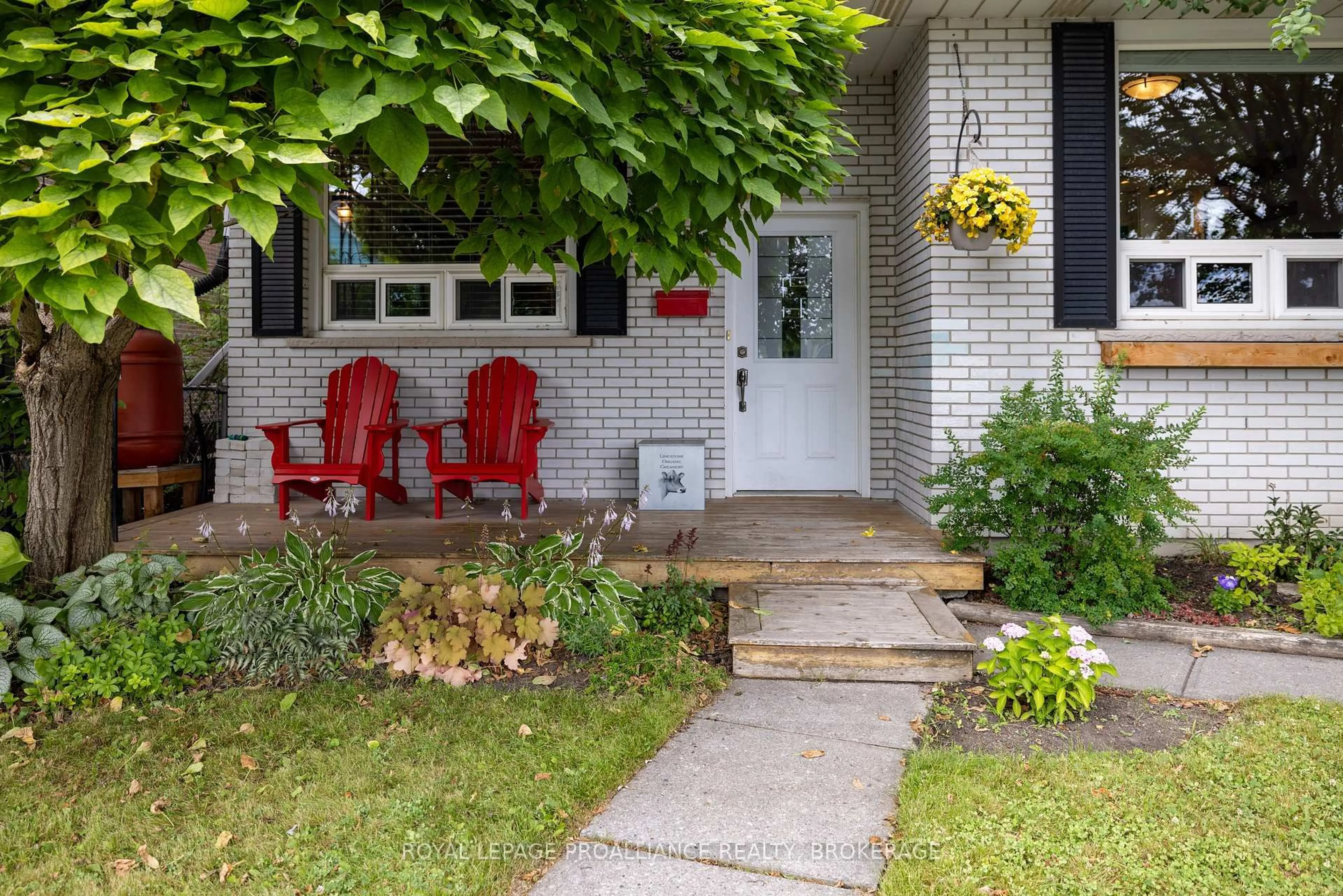 Unknown for 250 Nelson St, Kingston Ontario K7K 4M7