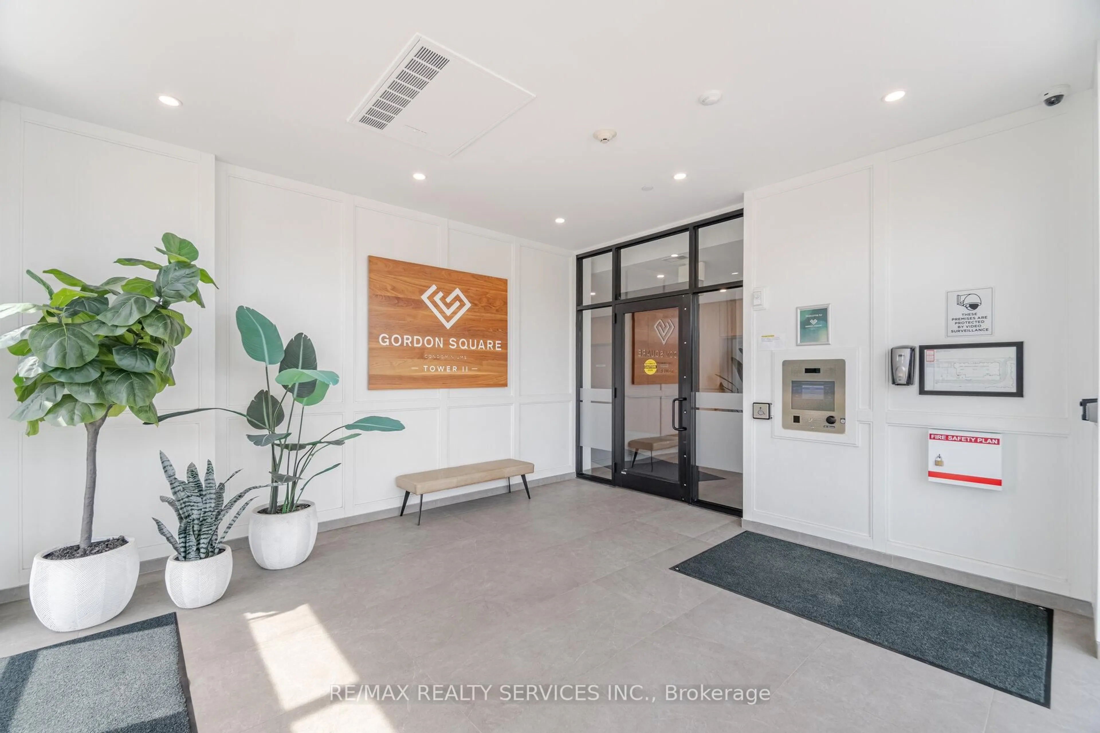 Indoor foyer for 1880 Gordon St #605, Guelph Ontario N1L 0P5