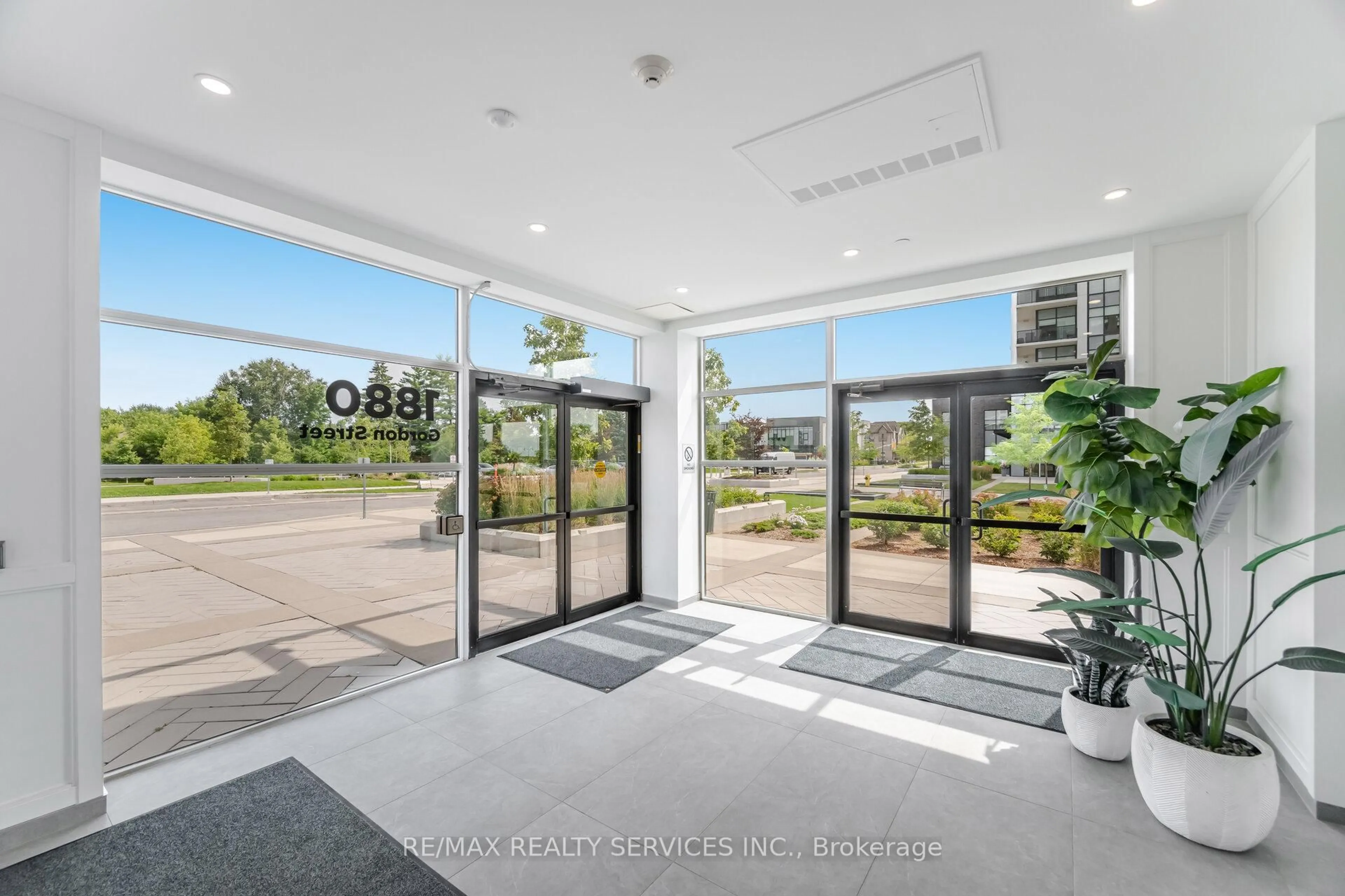 Indoor foyer for 1880 Gordon St #605, Guelph Ontario N1L 0P5