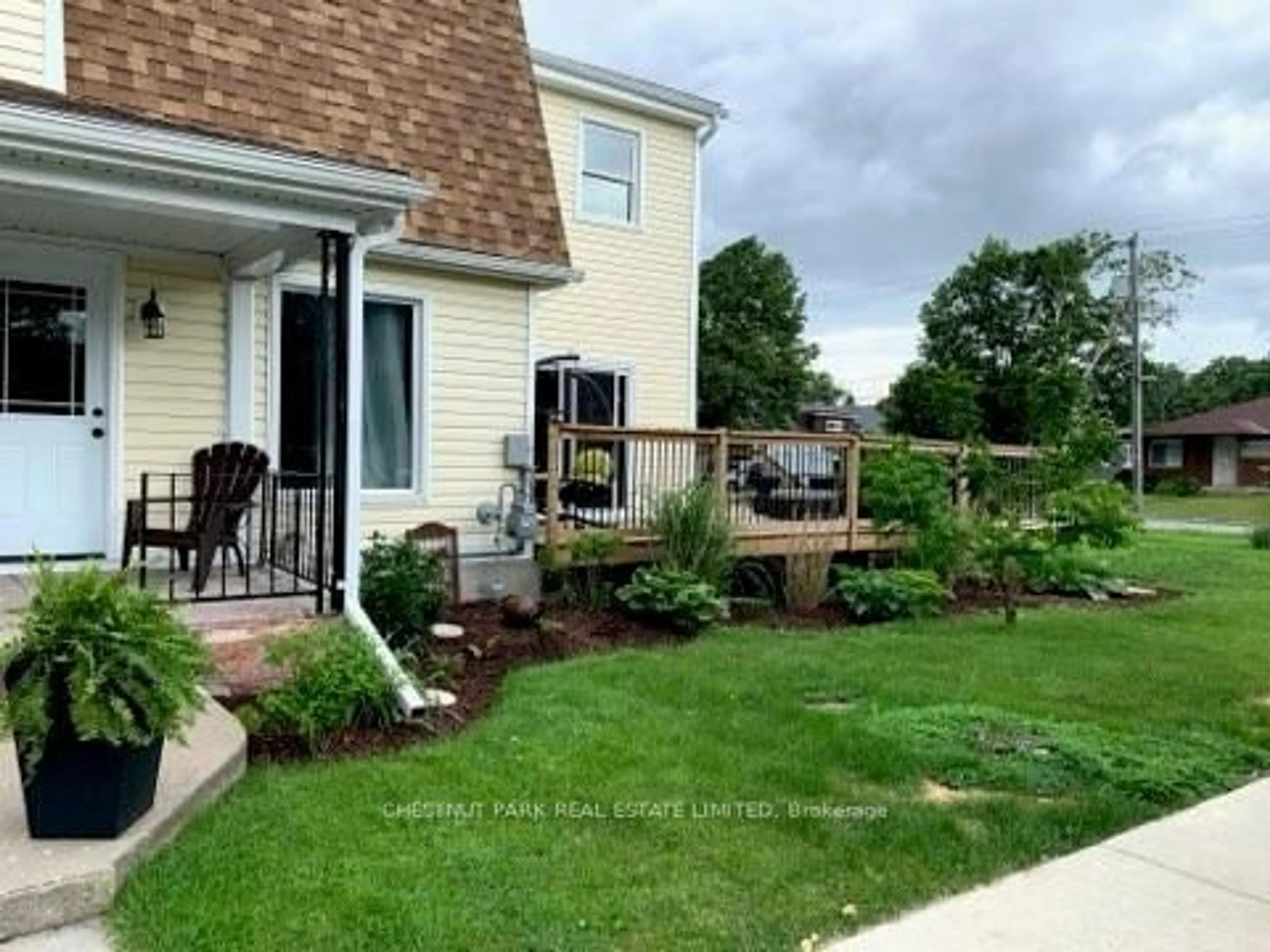 Patio, unknown for 33 Broad St, Prince Edward County Ontario K0K 2T0