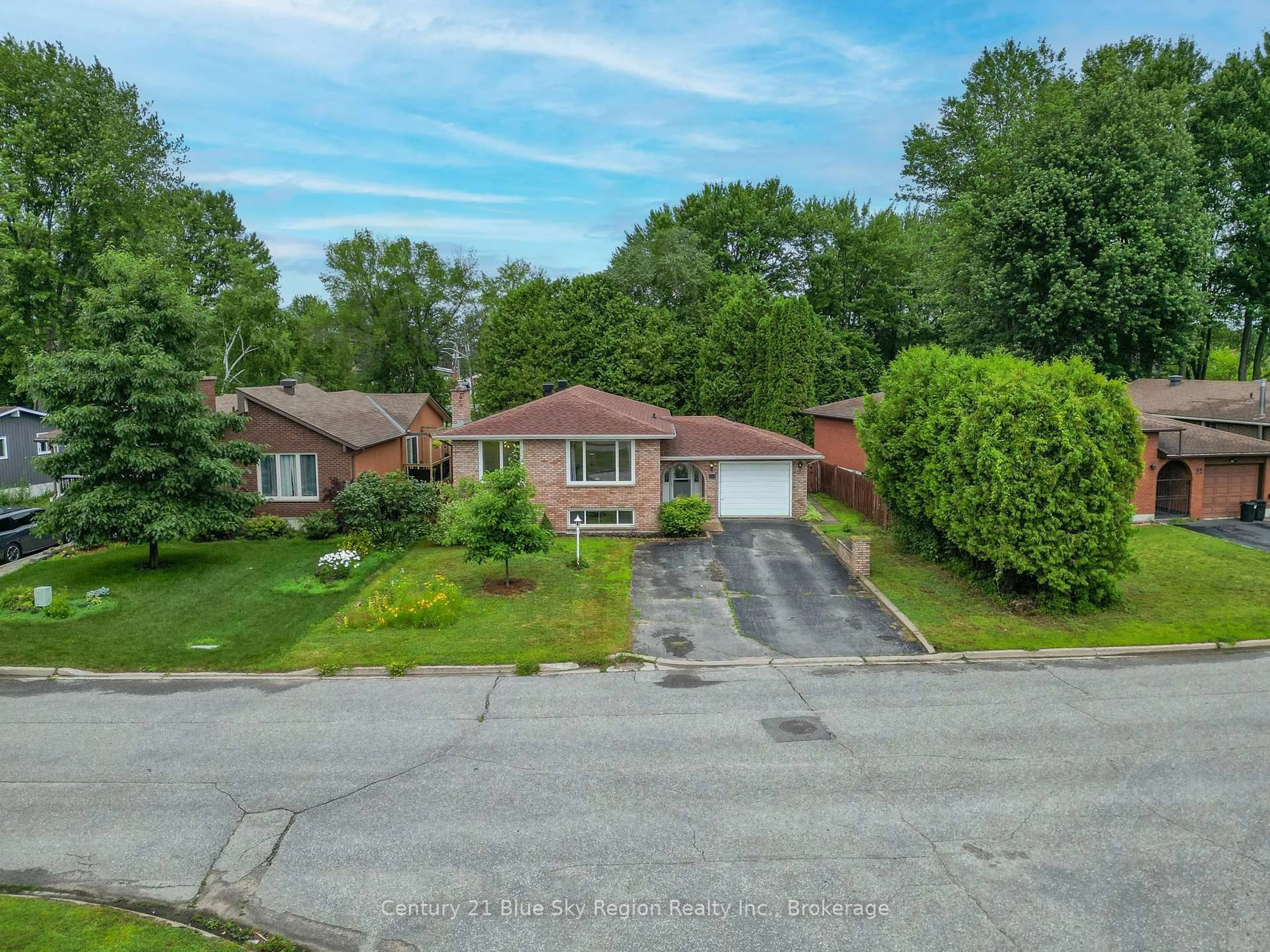 A pic from outside/outdoor area/front of a property/back of a property/a pic from drone, street for 50 Labreche Dr, North Bay Ontario P1A 3P5