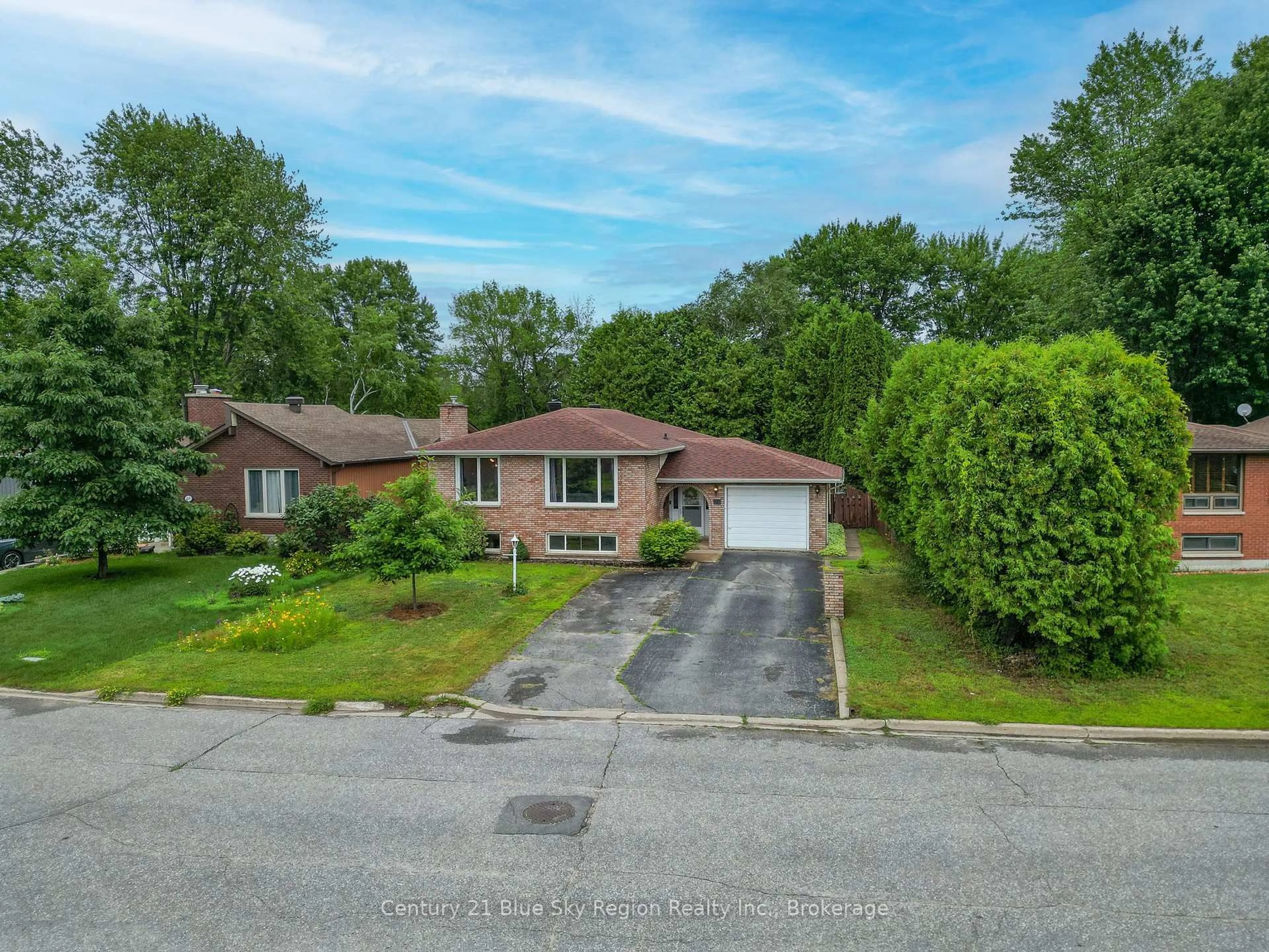 A pic from outside/outdoor area/front of a property/back of a property/a pic from drone, street for 50 Labreche Dr, North Bay Ontario P1A 3P5