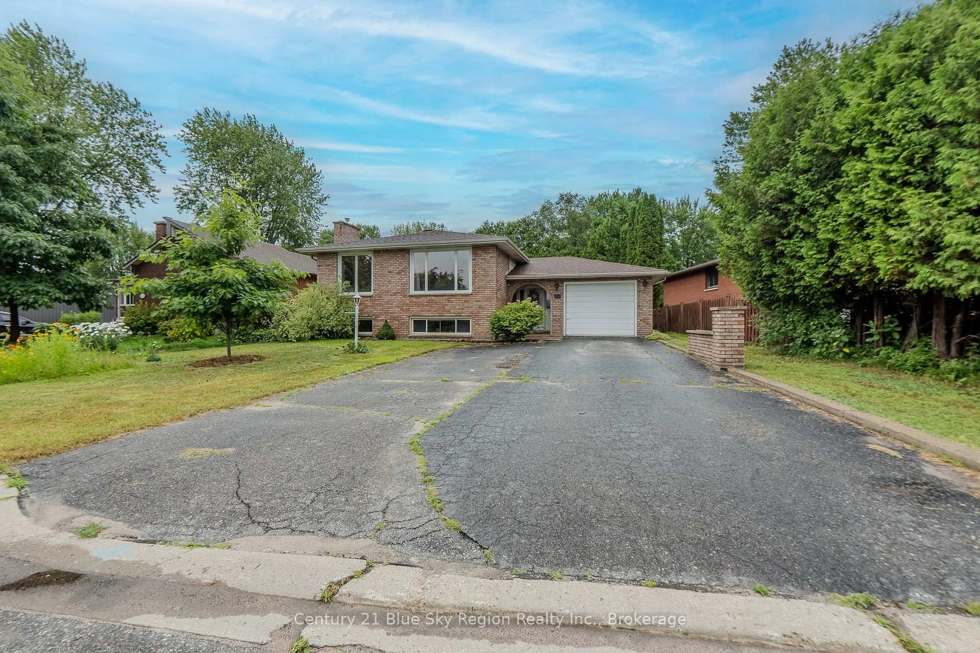 A pic from outside/outdoor area/front of a property/back of a property/a pic from drone, street for 50 Labreche Dr, North Bay Ontario P1A 3P5