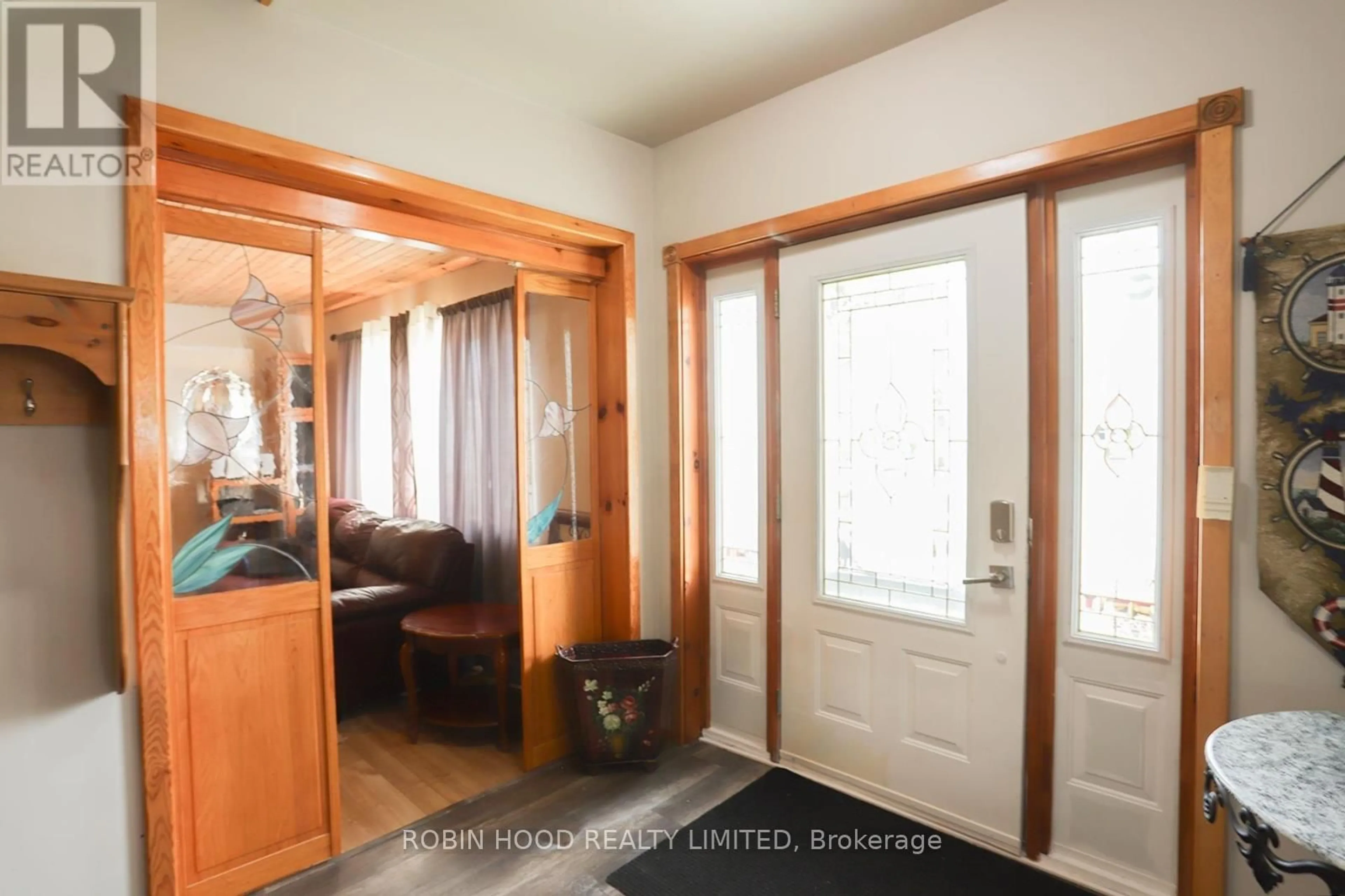 Indoor entryway for 18 Lorne St #-, Thessalon Ontario P0R 1L0