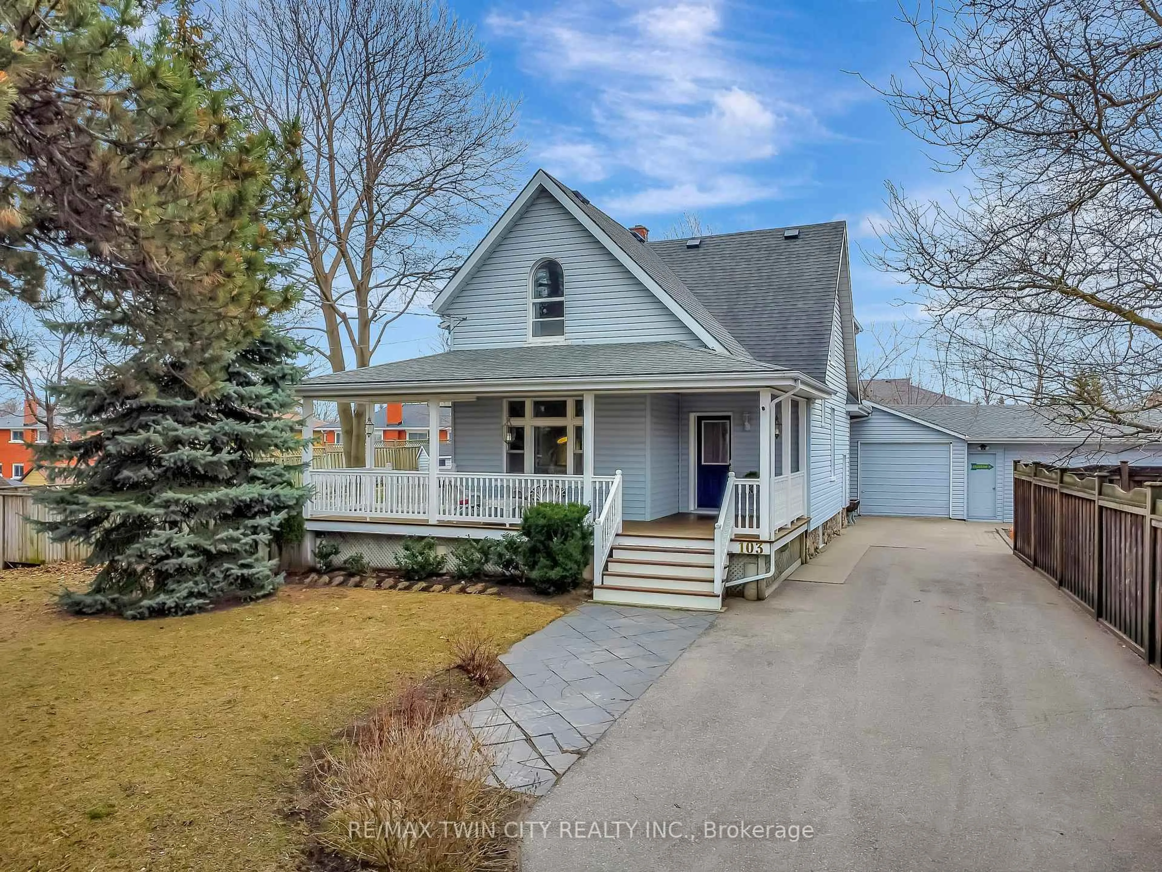 A pic from outside/outdoor area/front of a property/back of a property/a pic from drone, street for 103 Belleview Ave, Kitchener Ontario N2B 1G6