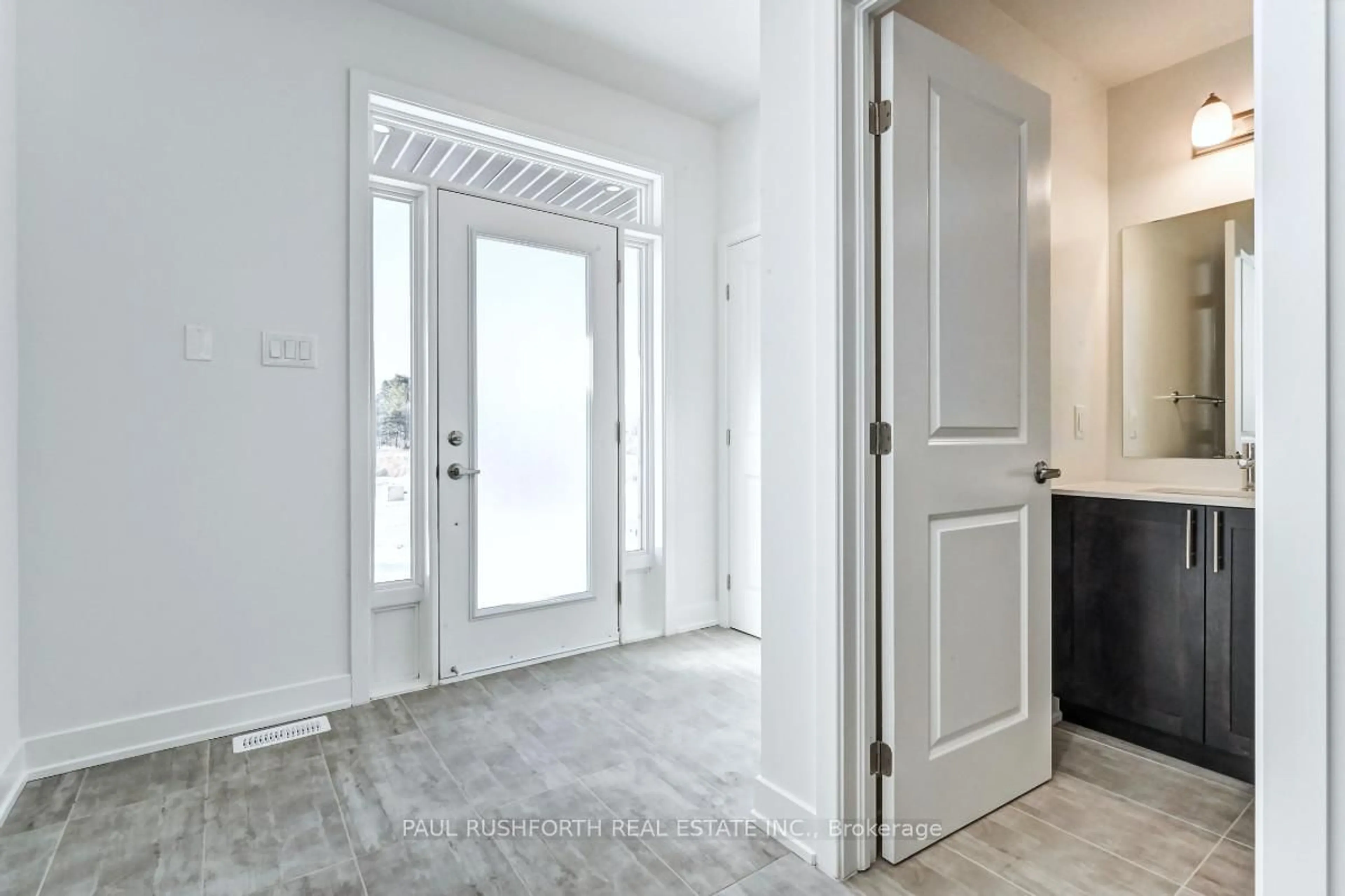 Indoor entryway for 76 BIG DIPPER St, Ottawa Ontario K4M 0K1