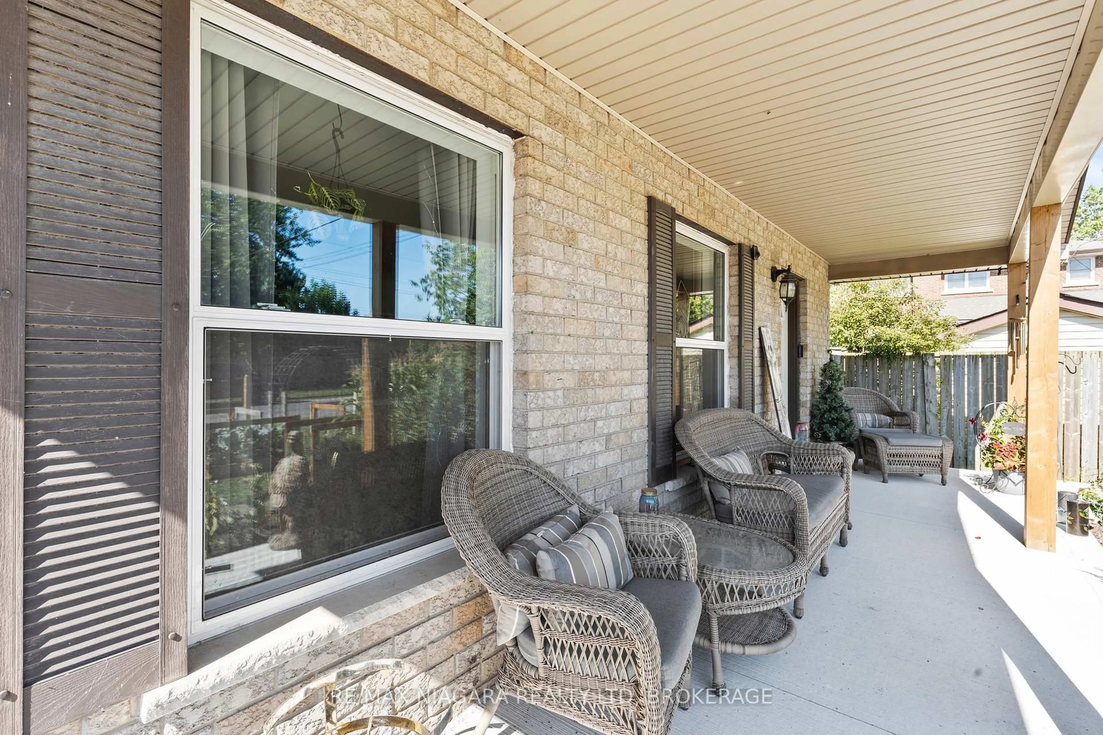 Patio, unknown for 196 Martin St, Welland Ontario L3C 7L5