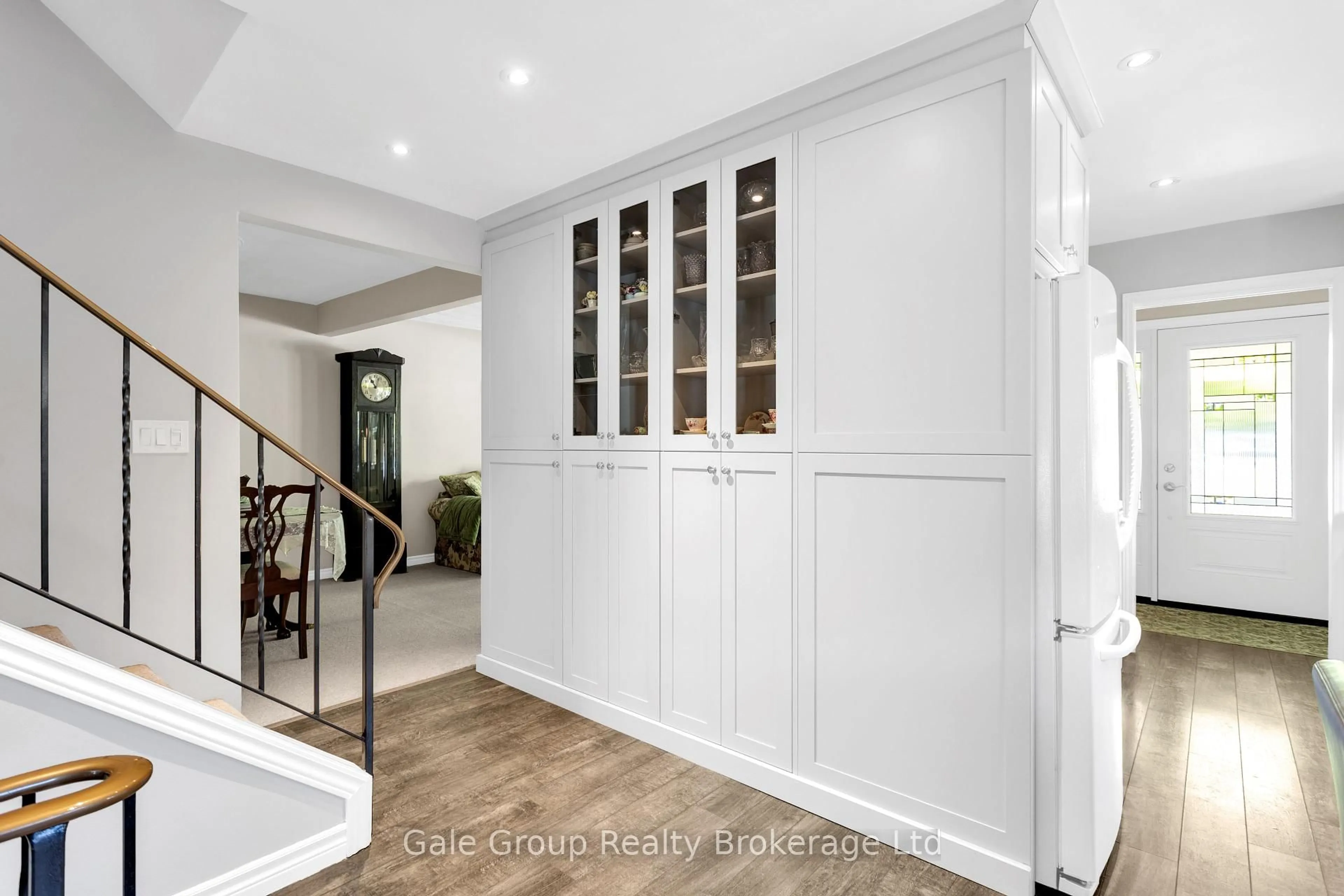 Indoor entryway for 16 Edgar Dr, Brant Ontario N3R 6X8