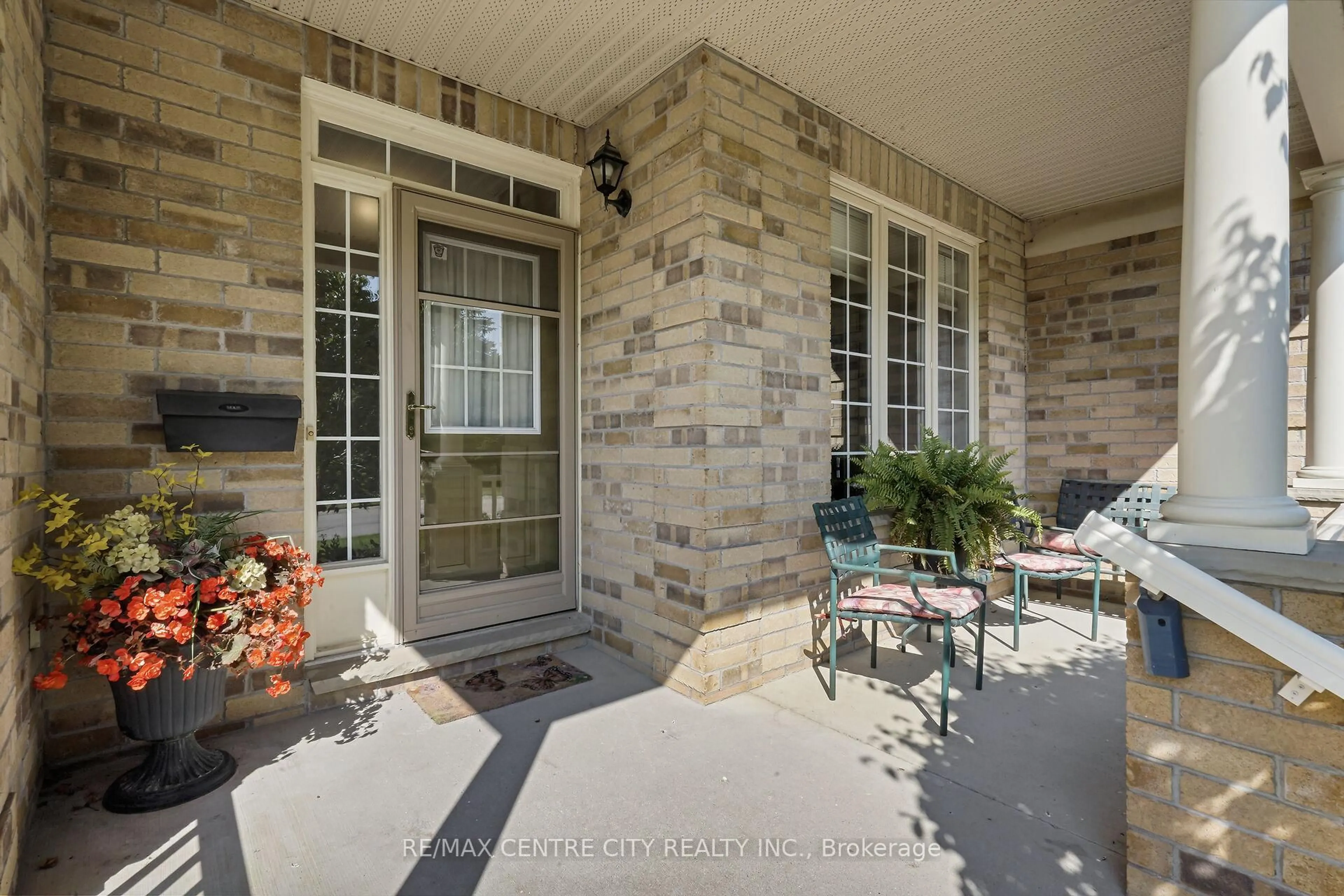 Patio, street for 21 St Johns Dr #5, Middlesex Centre Ontario N0M 1C0