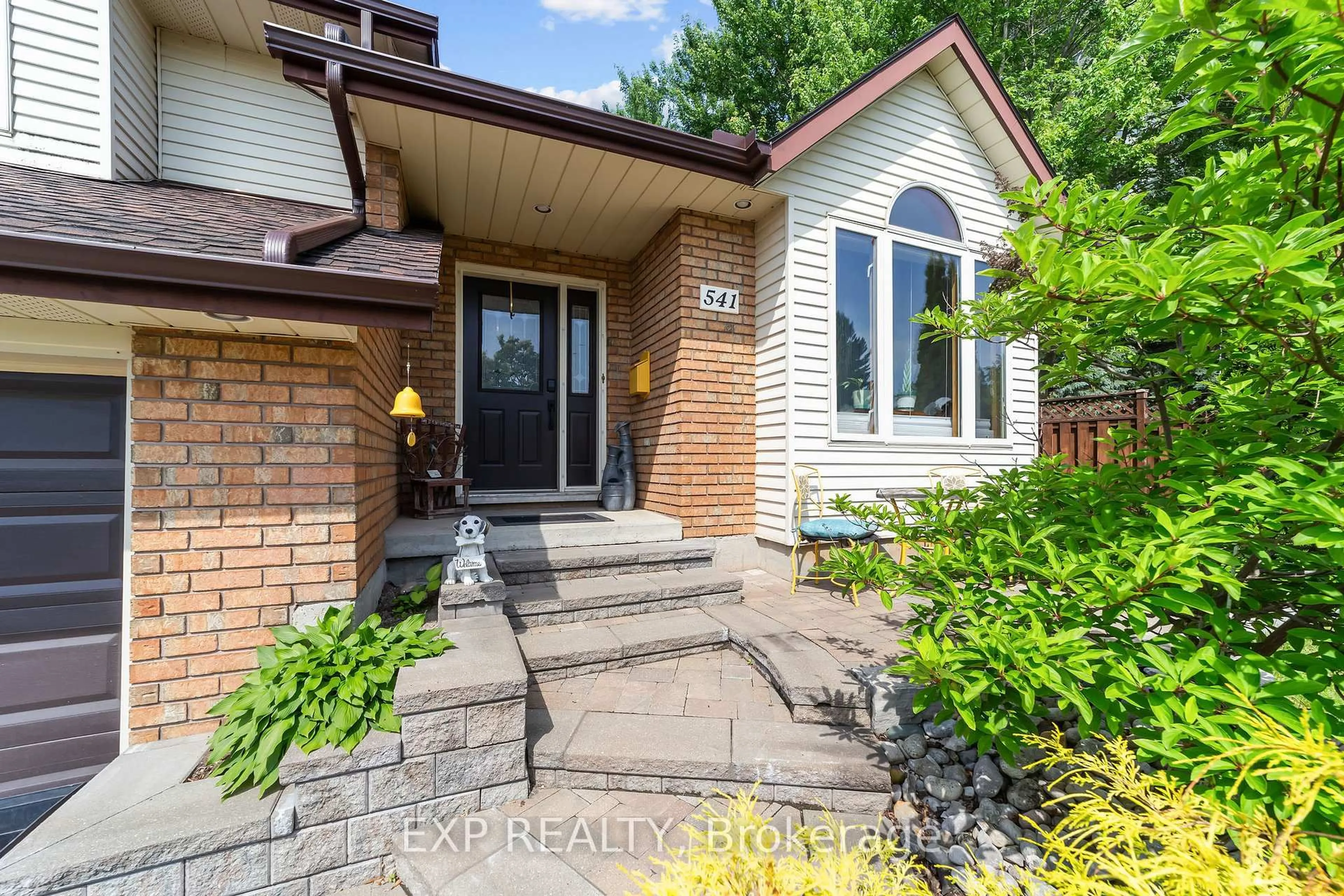 Home with brick exterior material, street for 541 Chieftain St, Woodstock Ontario N4T 1C8