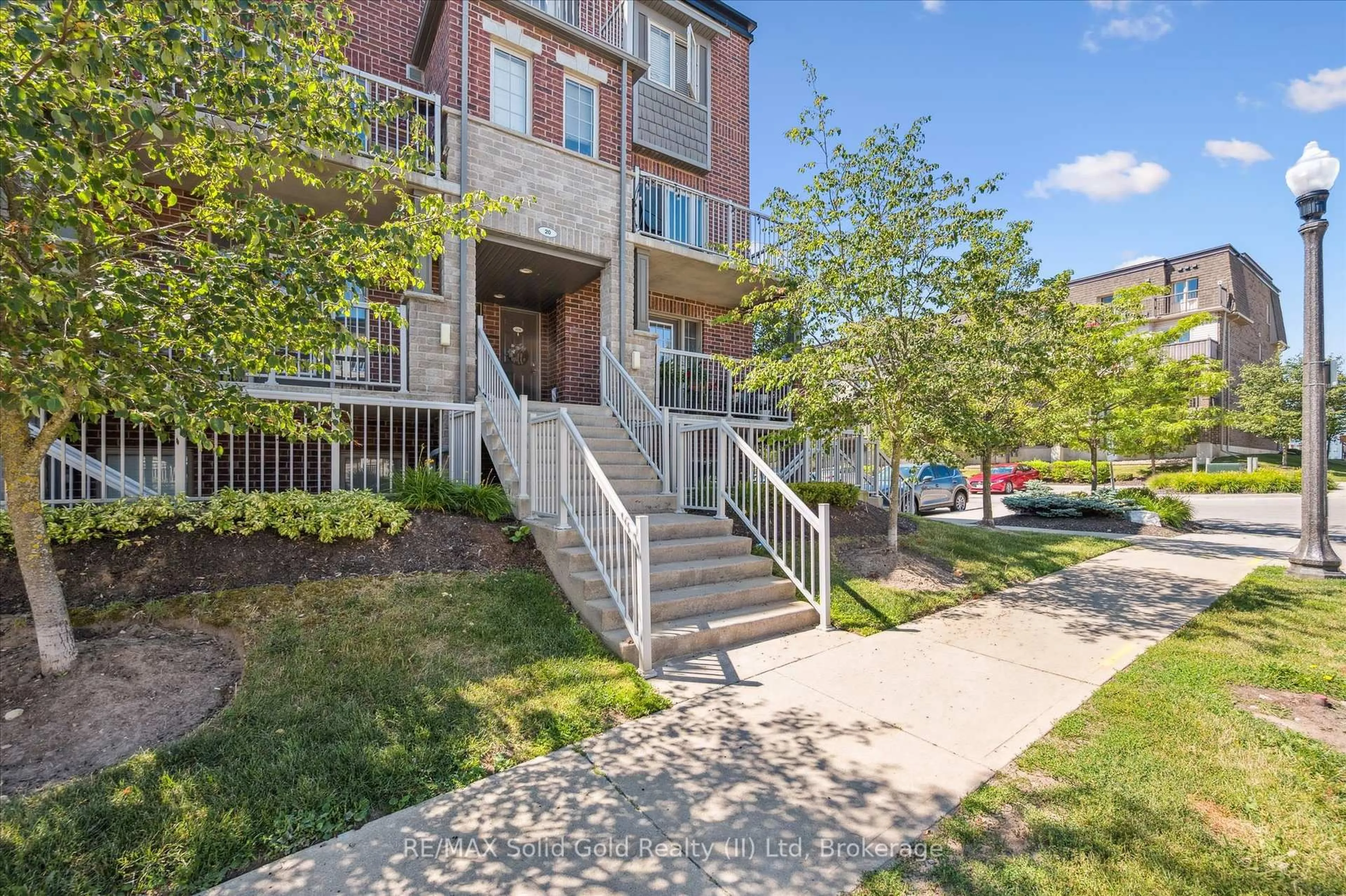 Patio, street for 20 Sienna St #D, Kitchener Ontario N2R 0H6