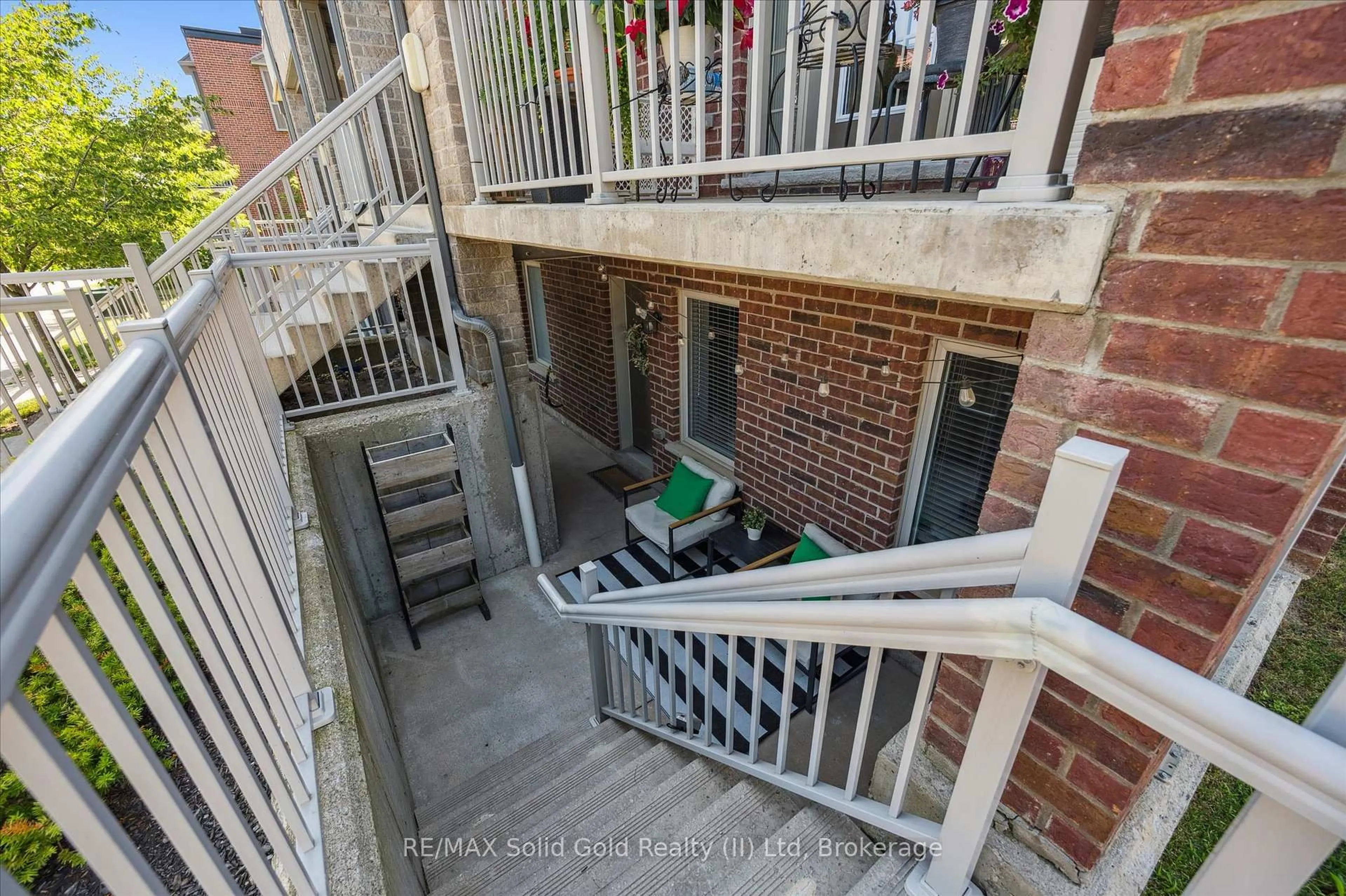 Unknown for 20 Sienna St #D, Kitchener Ontario N2R 0H6