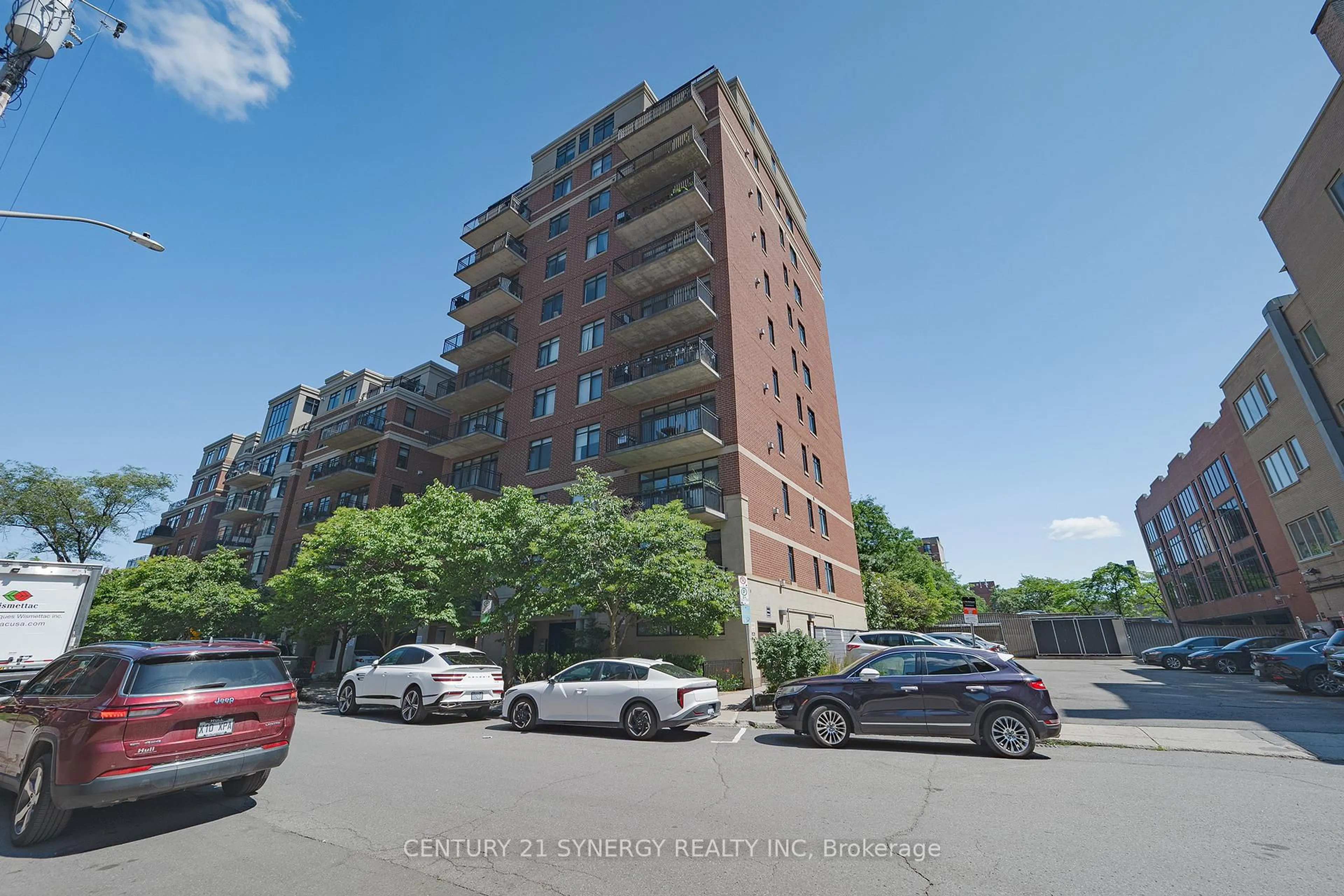A pic from outside/outdoor area/front of a property/back of a property/a pic from drone, street for 374 Cooper St #603, Ottawa Ontario K2P 2P4