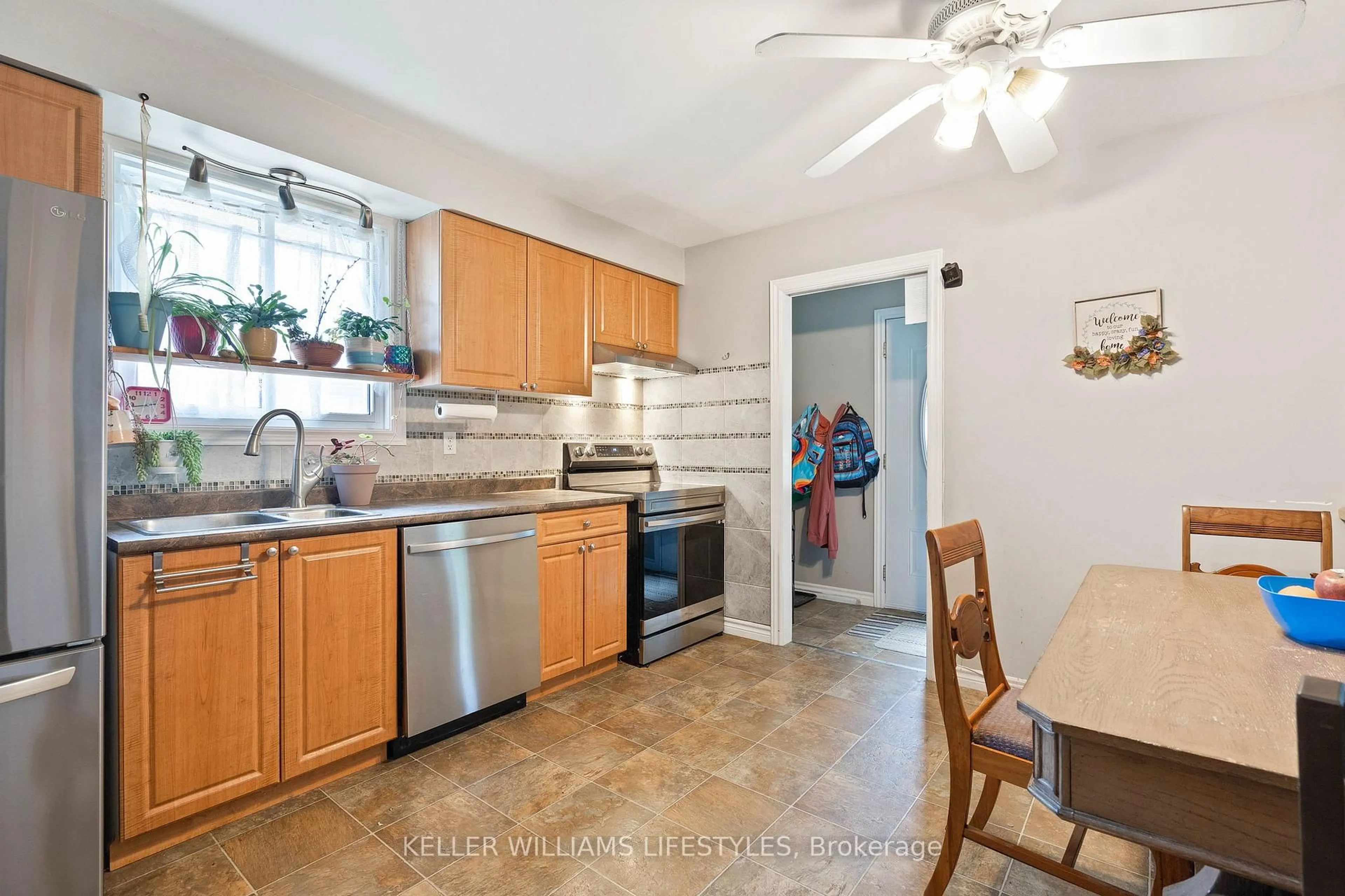 Standard kitchen, ceramic/tile floor for 56 Stroud Cres, London South Ontario N6E 1Z6