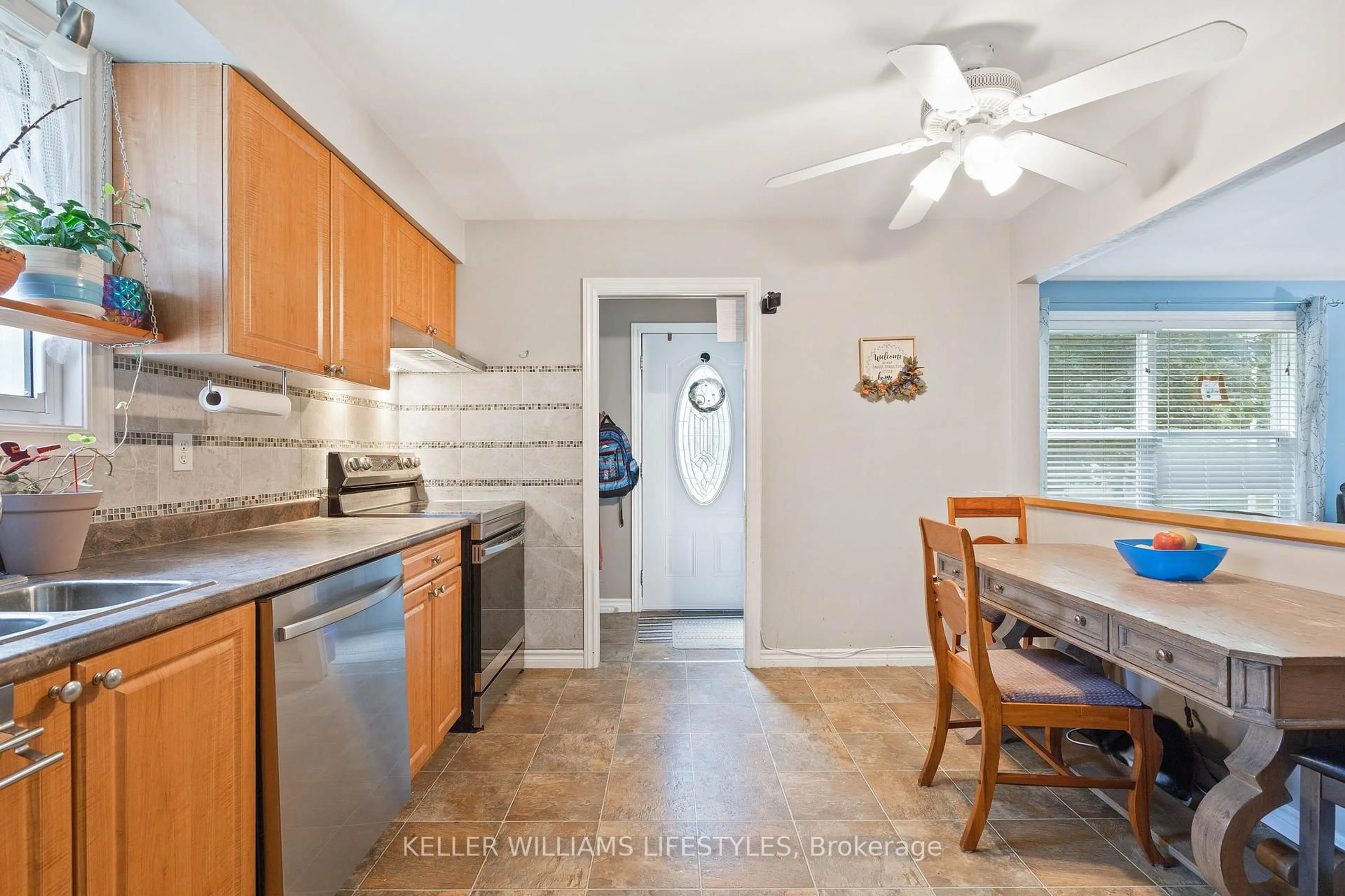 Standard kitchen, ceramic/tile floor for 56 Stroud Cres, London South Ontario N6E 1Z6