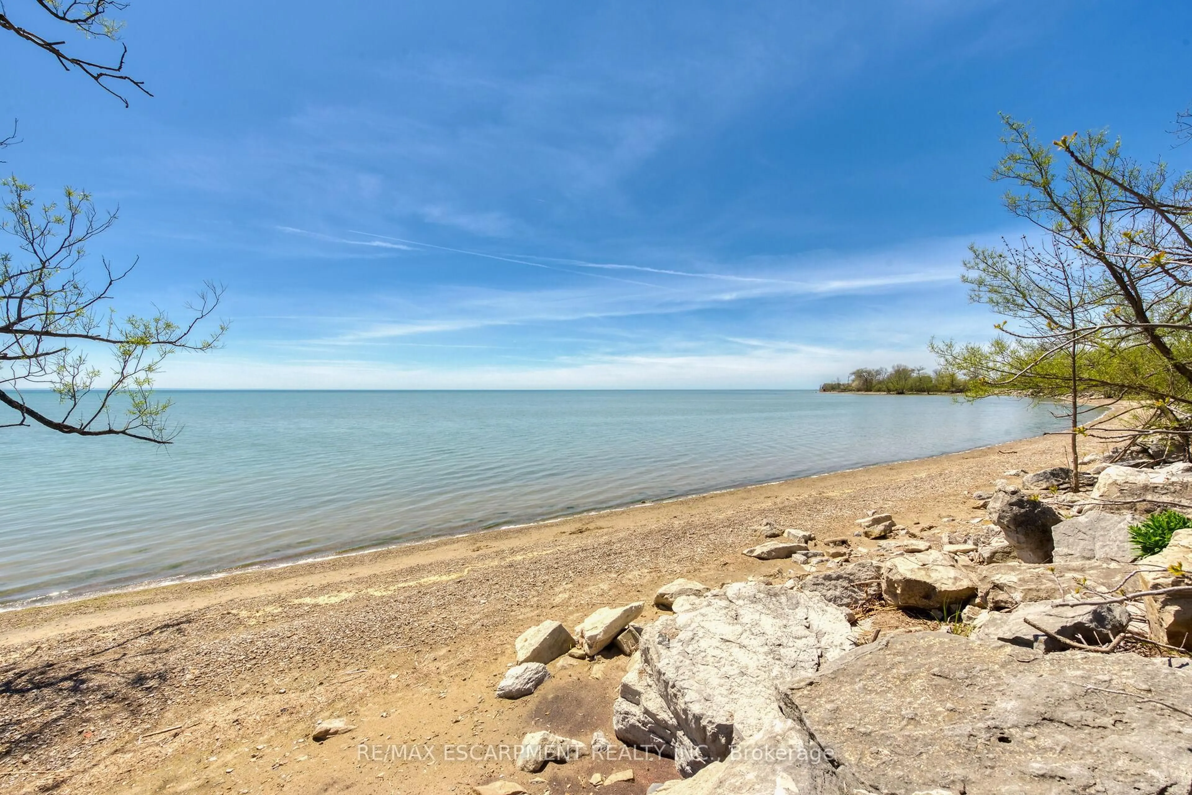 Blurry image for 713 Lakeshore Rd, Haldimand Ontario N0A 1P0