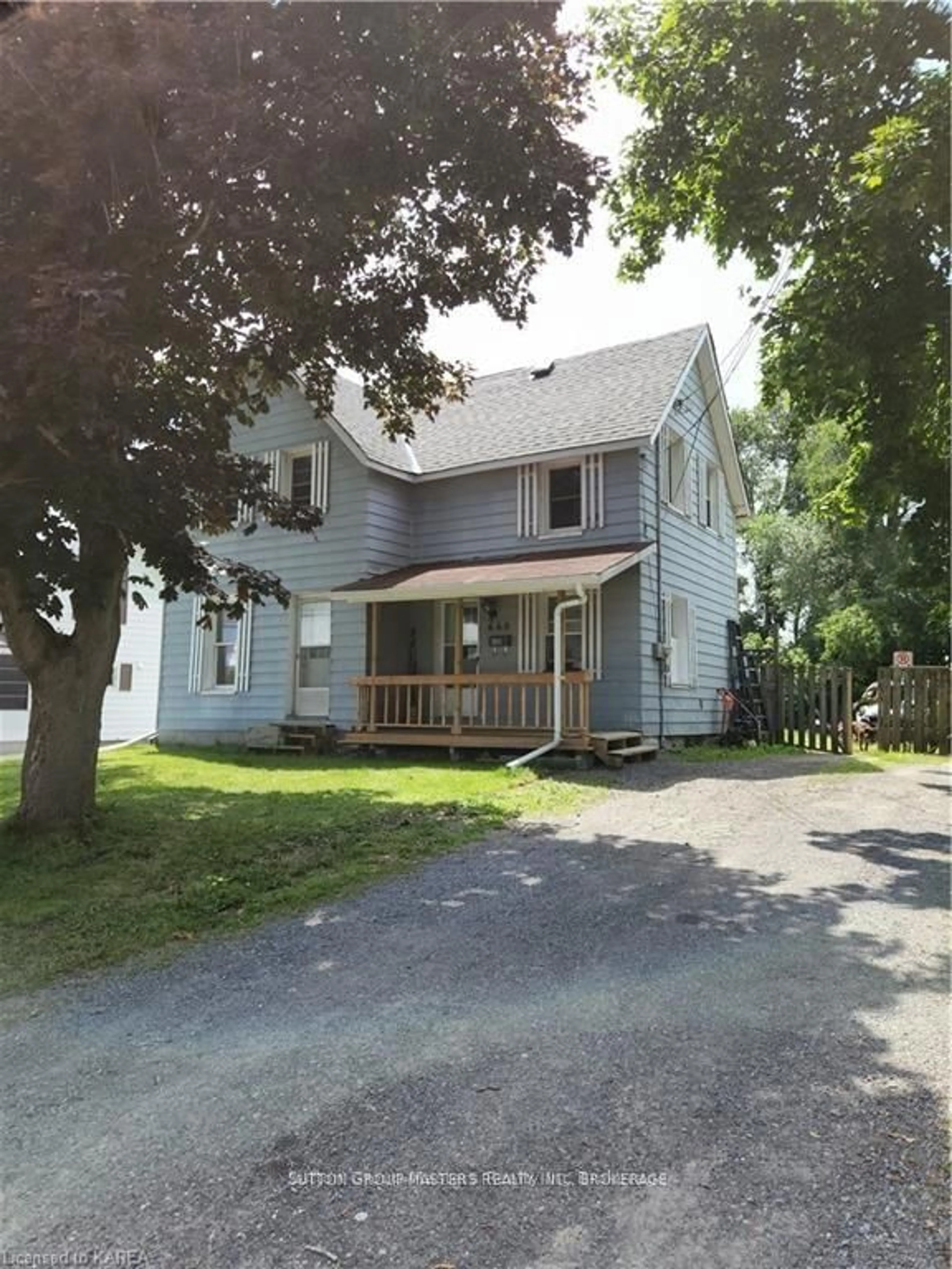 A pic from outside/outdoor area/front of a property/back of a property/a pic from drone, street for 660 Stone St, Gananoque Ontario K7G 1Z3