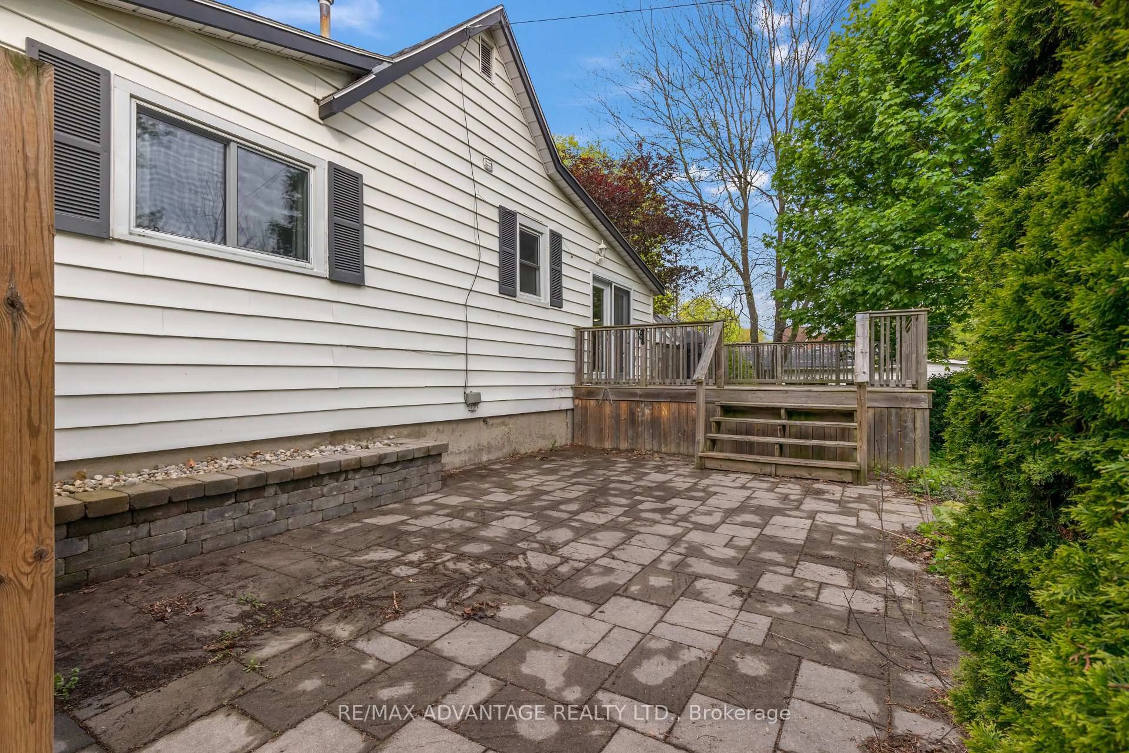 Patio, street for 30 Broadway St, Chatham-Kent Ontario N0P 2C0