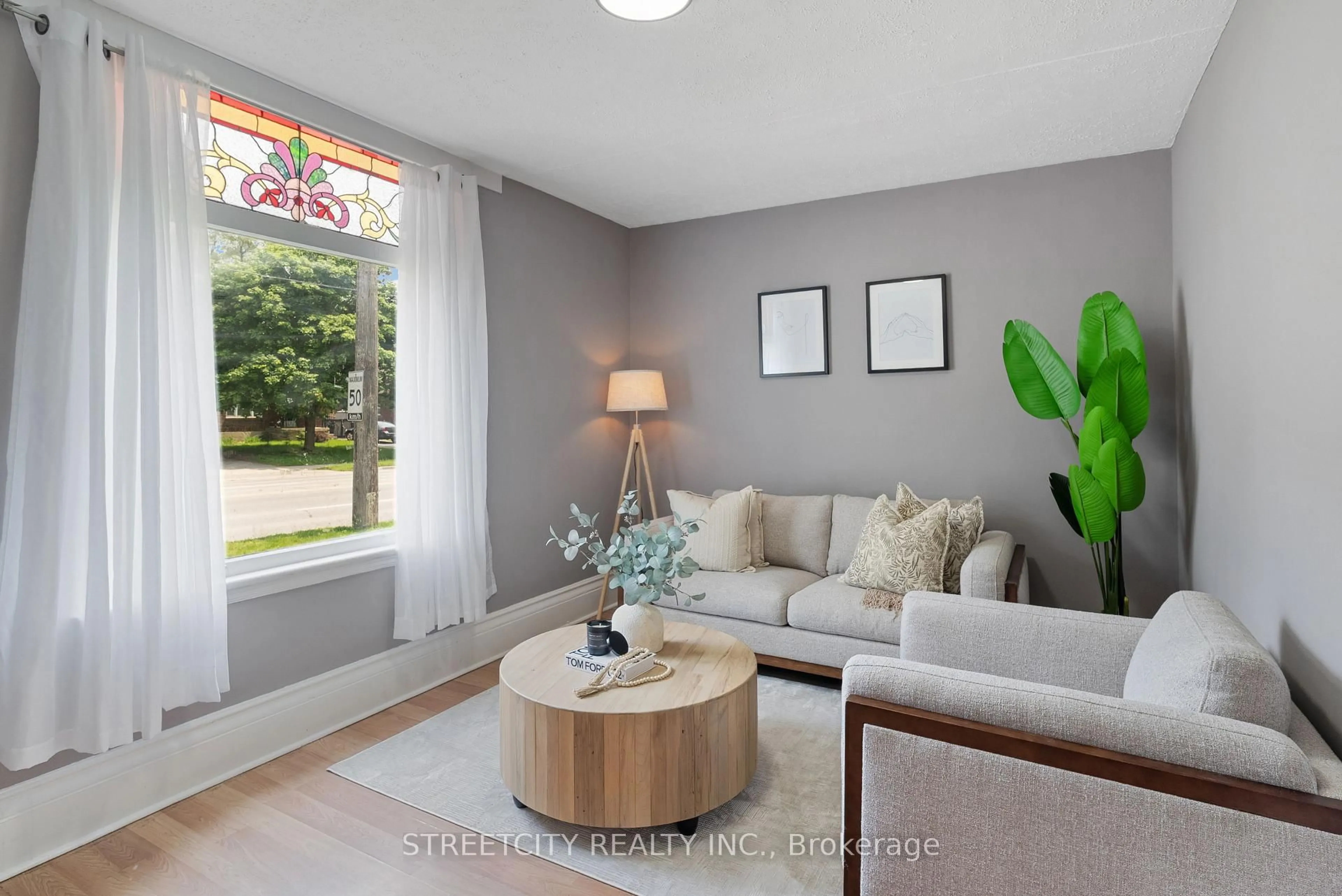 Living room with furniture, unknown for 239 Highbury Ave, London East Ontario N5Z 2W8