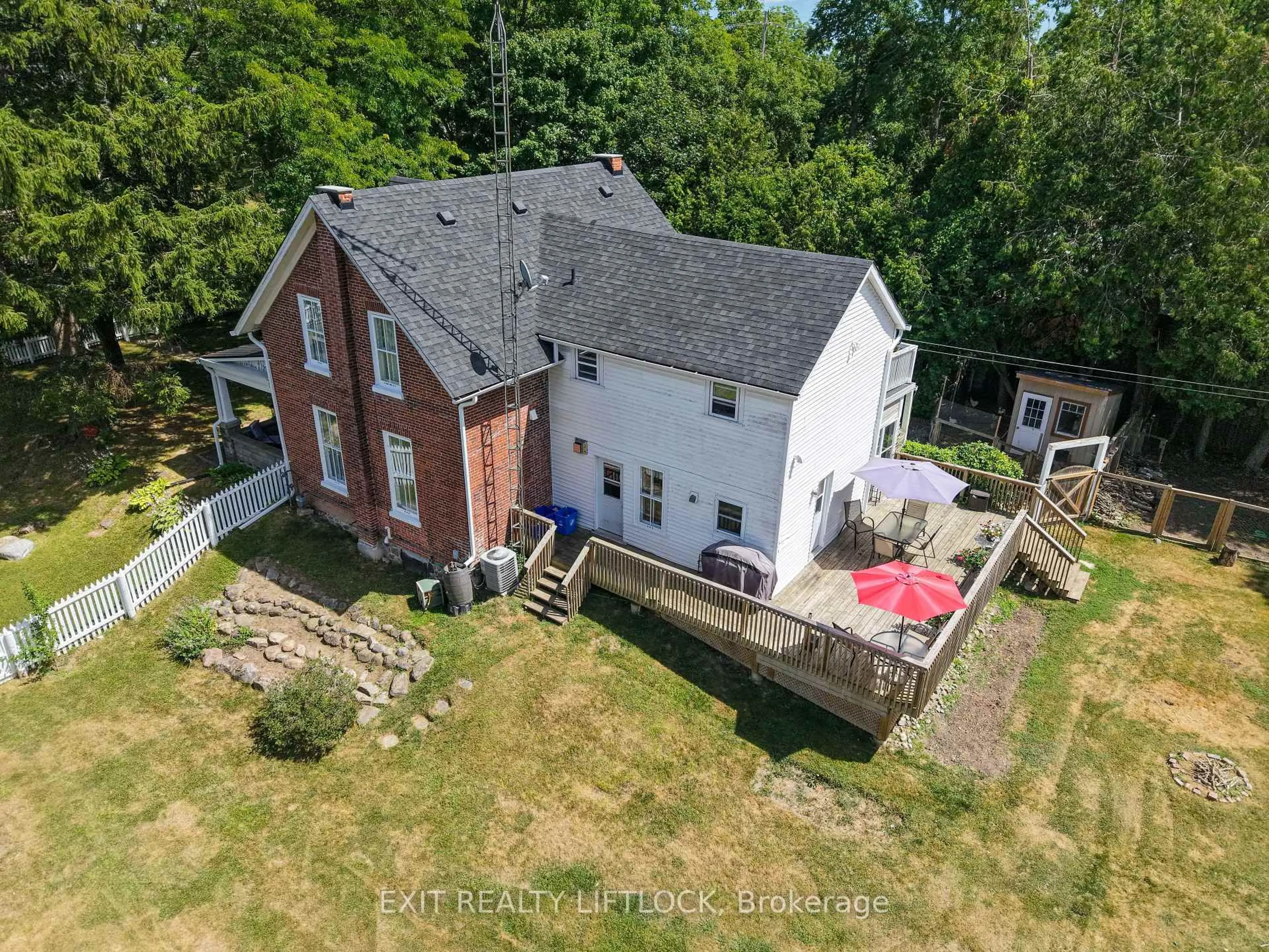A pic from outside/outdoor area/front of a property/back of a property/a pic from drone, building for 174 County Road 28 Rd, Cavan Monaghan Ontario L0A 1G0