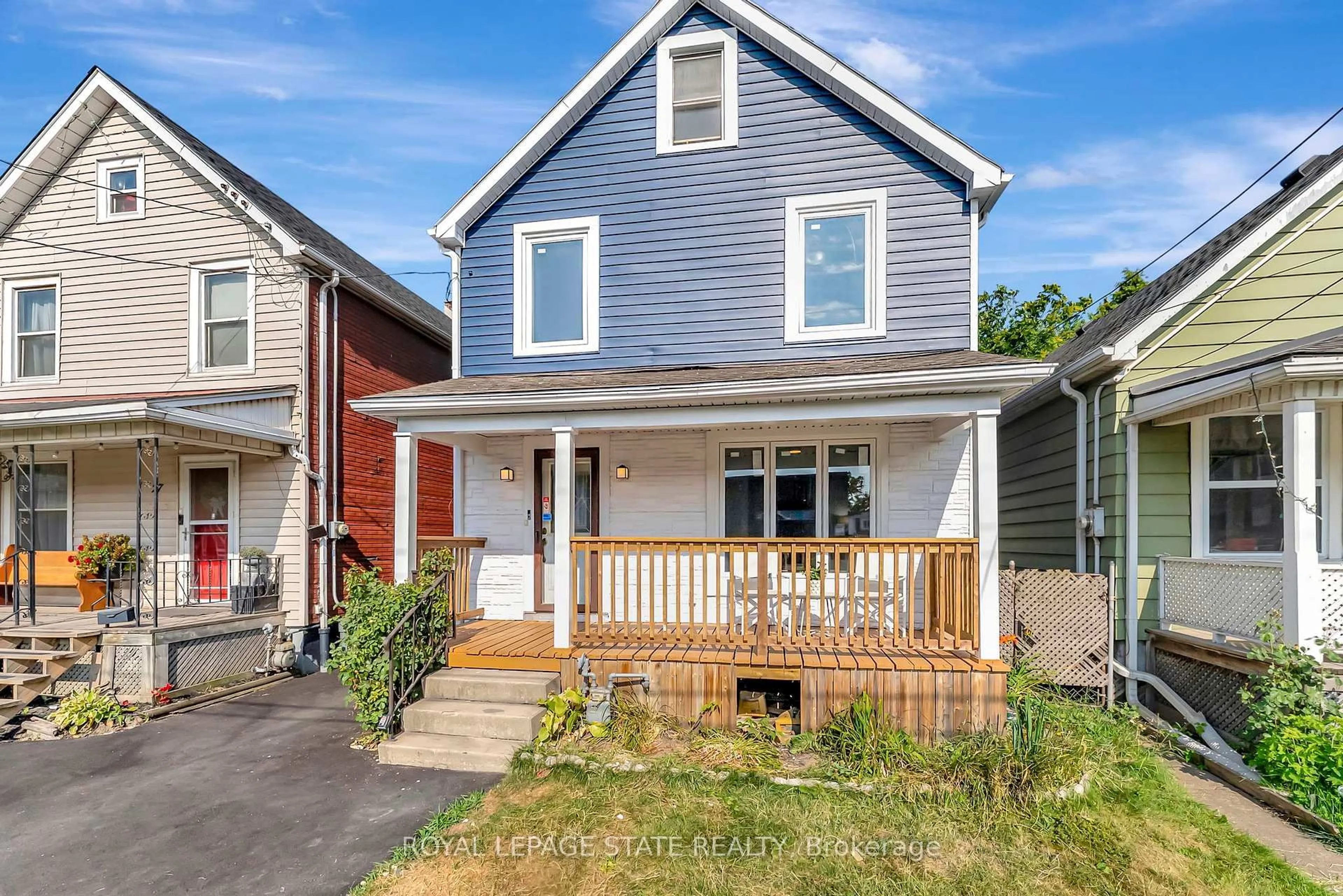 Home with vinyl exterior material, street for 29 Rowanwood St, Hamilton Ontario L8L 7H4