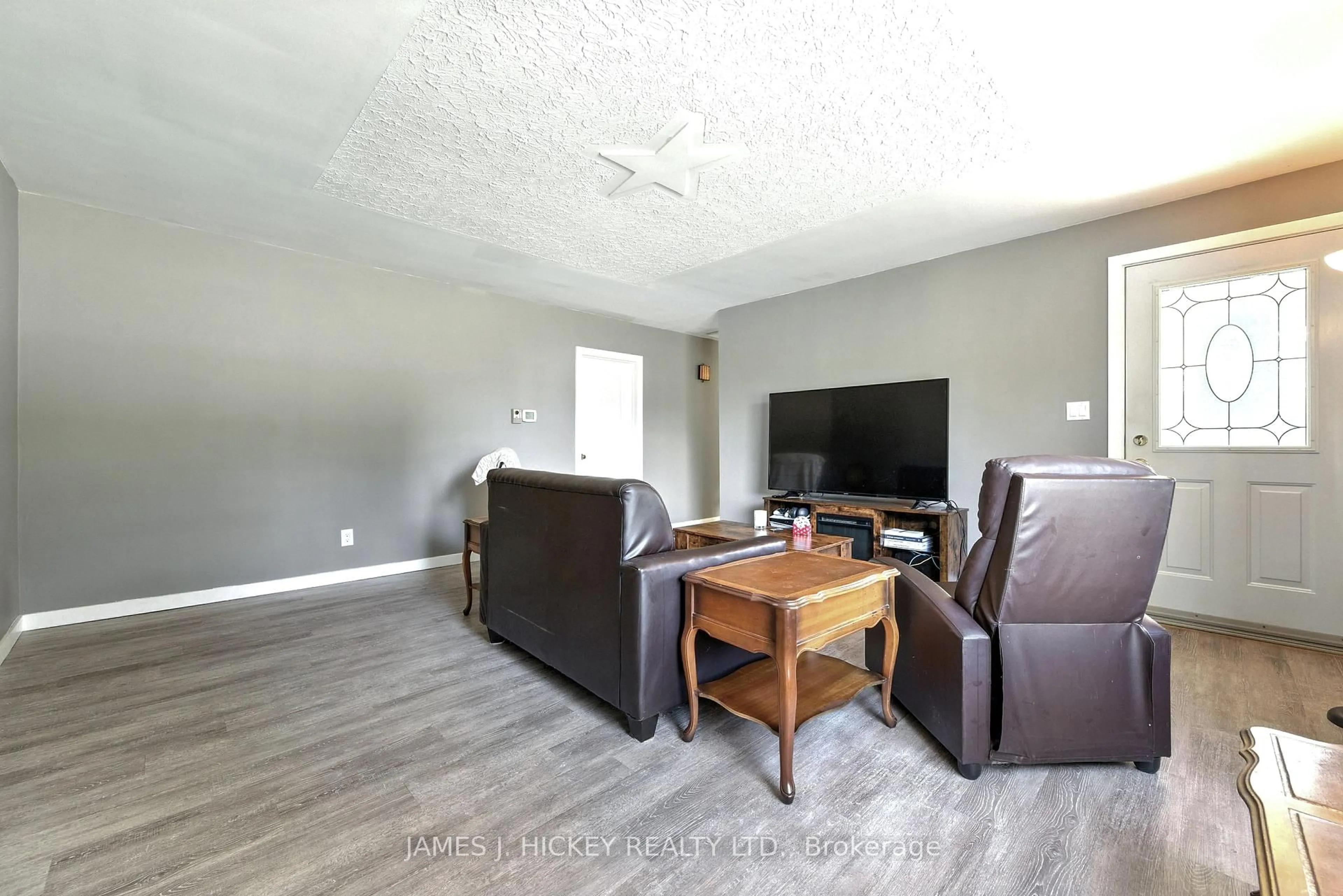 Living room with furniture, unknown for 363 Bell St, Pembroke Ontario K8A 2K3