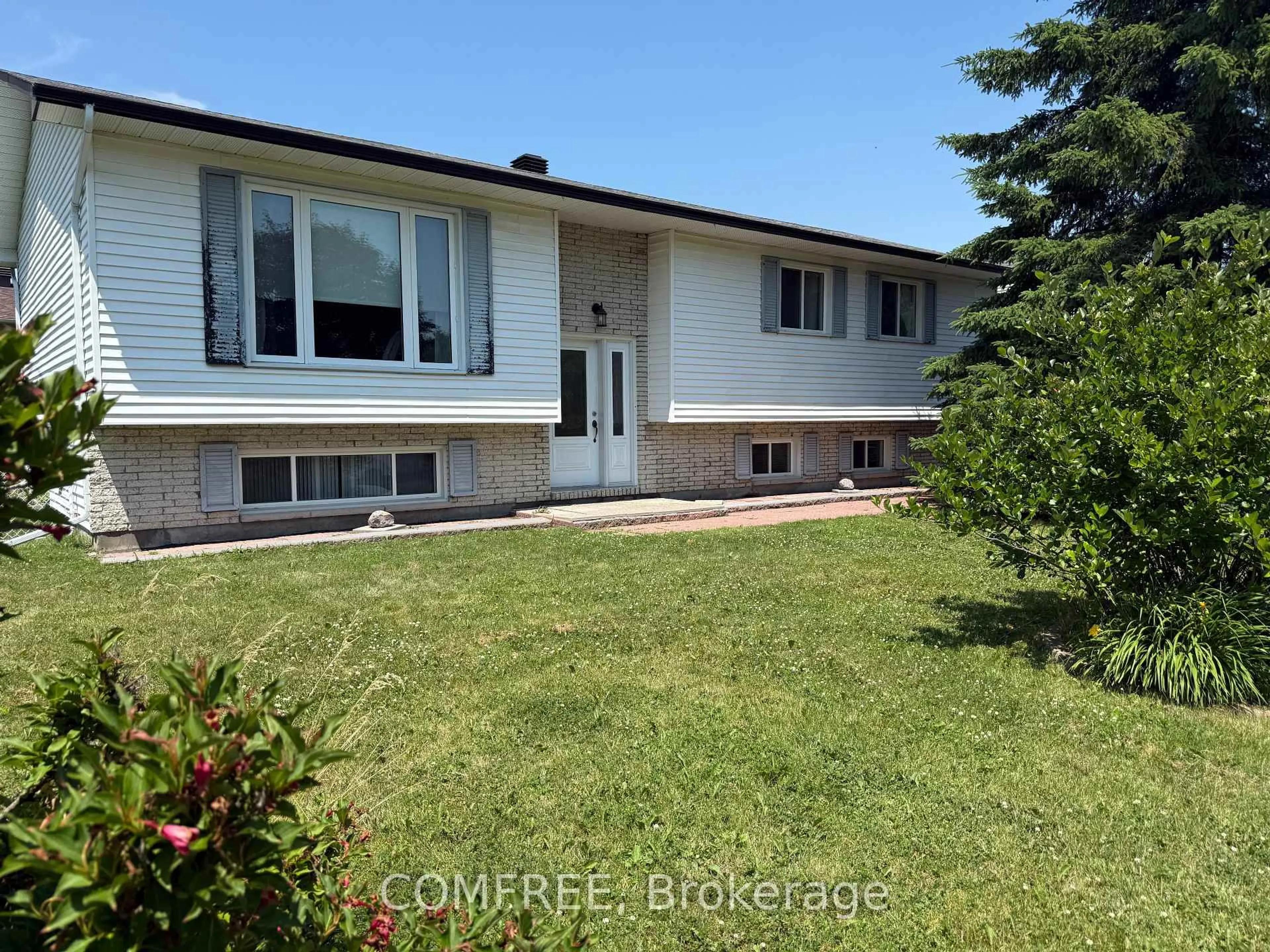 Home with vinyl exterior material, water/lake/river/ocean view for 64 Menard St, Russell Ontario K0A 1W1