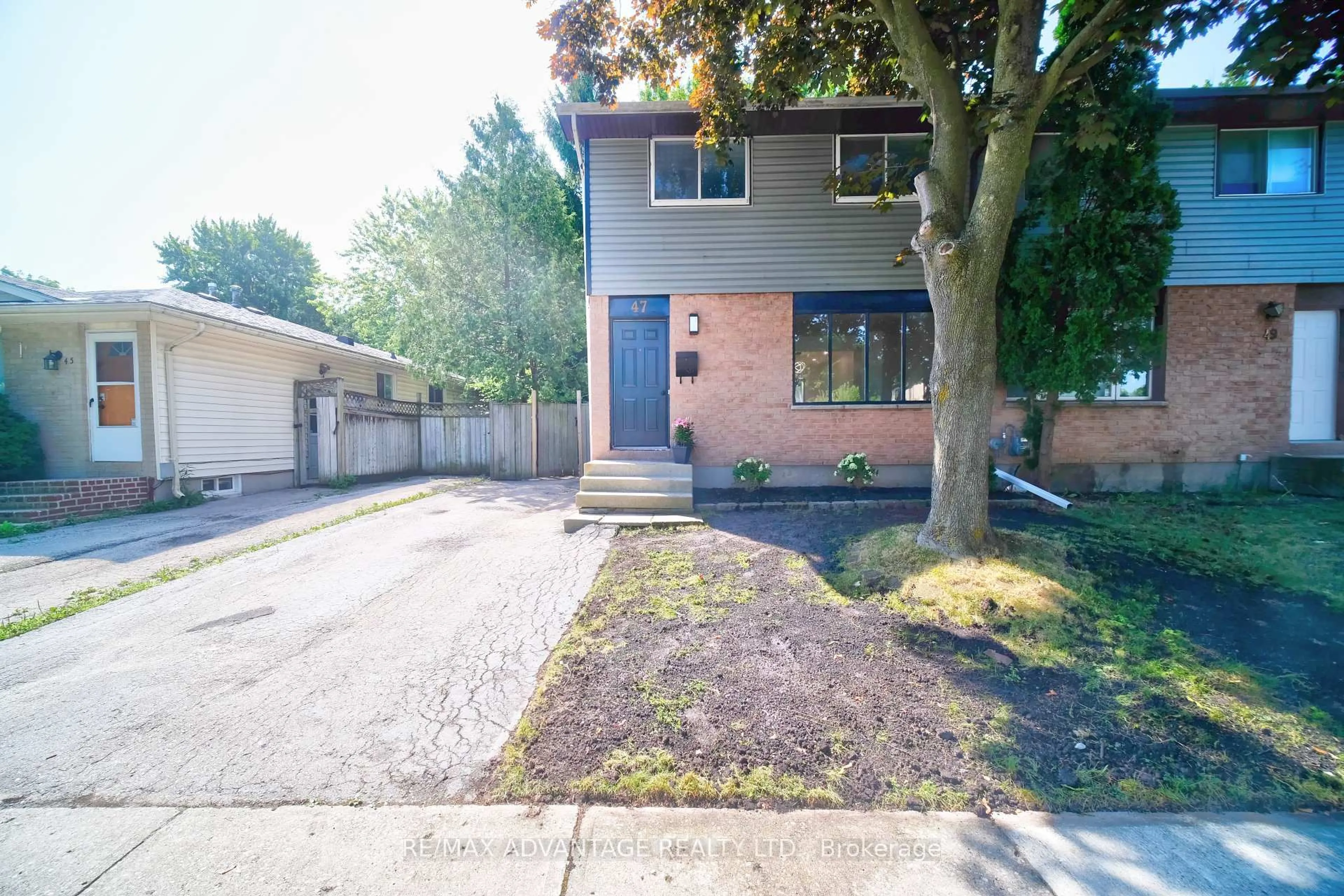 Unknown for 47 Denlaw Rd, London North Ontario N6G 3L3