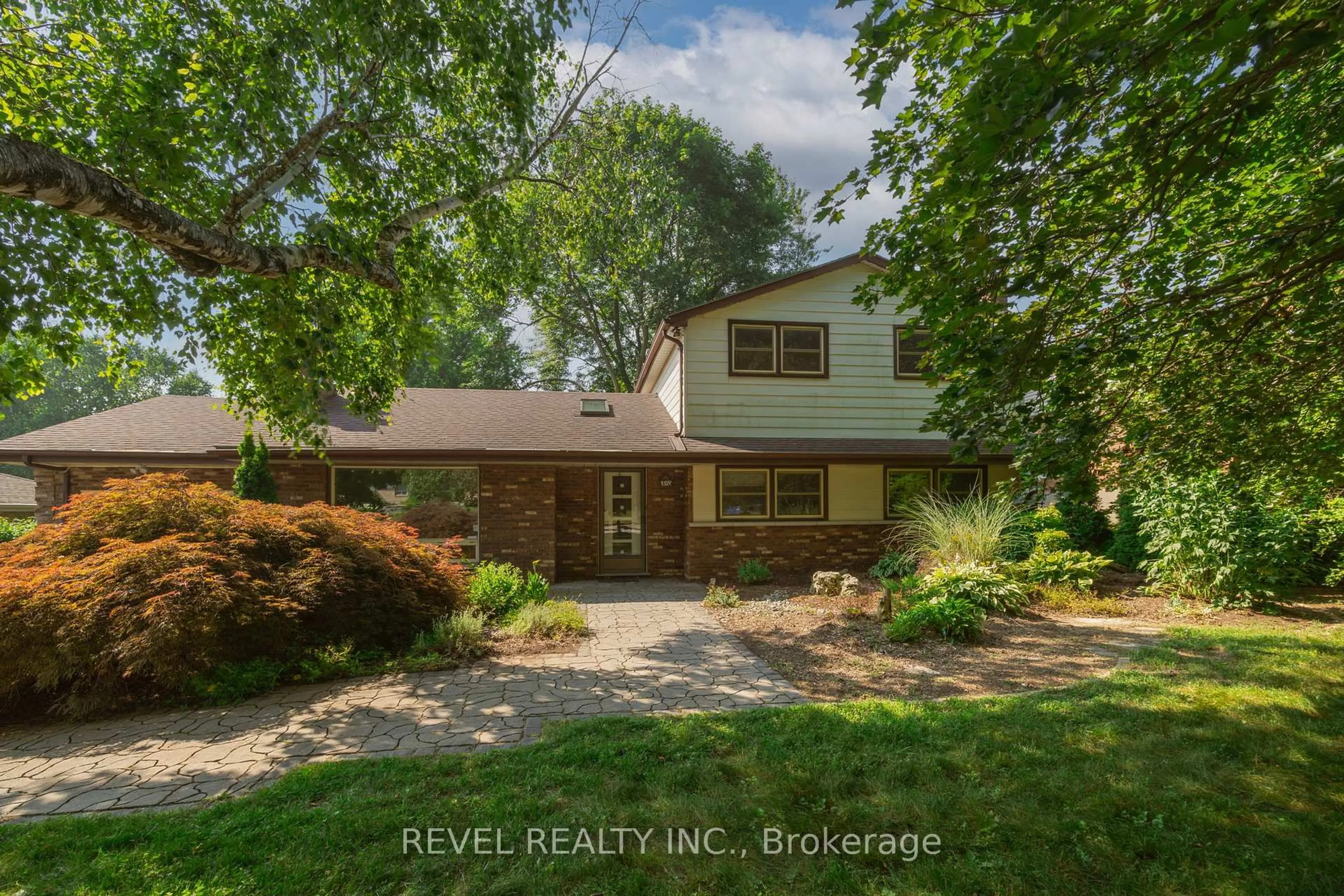 Home with vinyl exterior material, unknown for 840 Clearview Ave, London North Ontario N6H 2N2